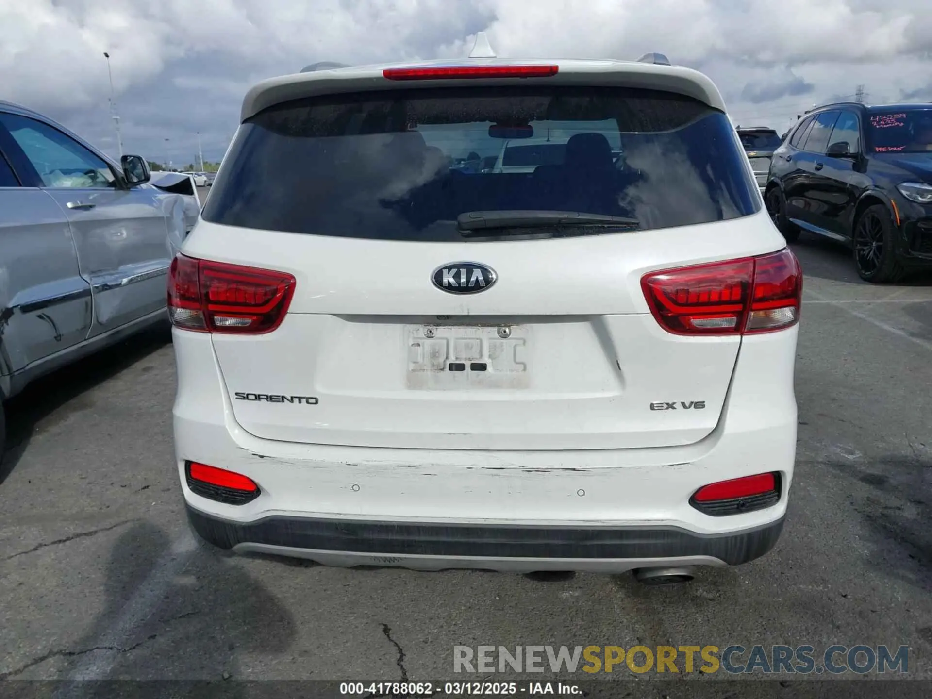 16 Photograph of a damaged car 5XYPH4A53KG504421 KIA SORENTO 2019