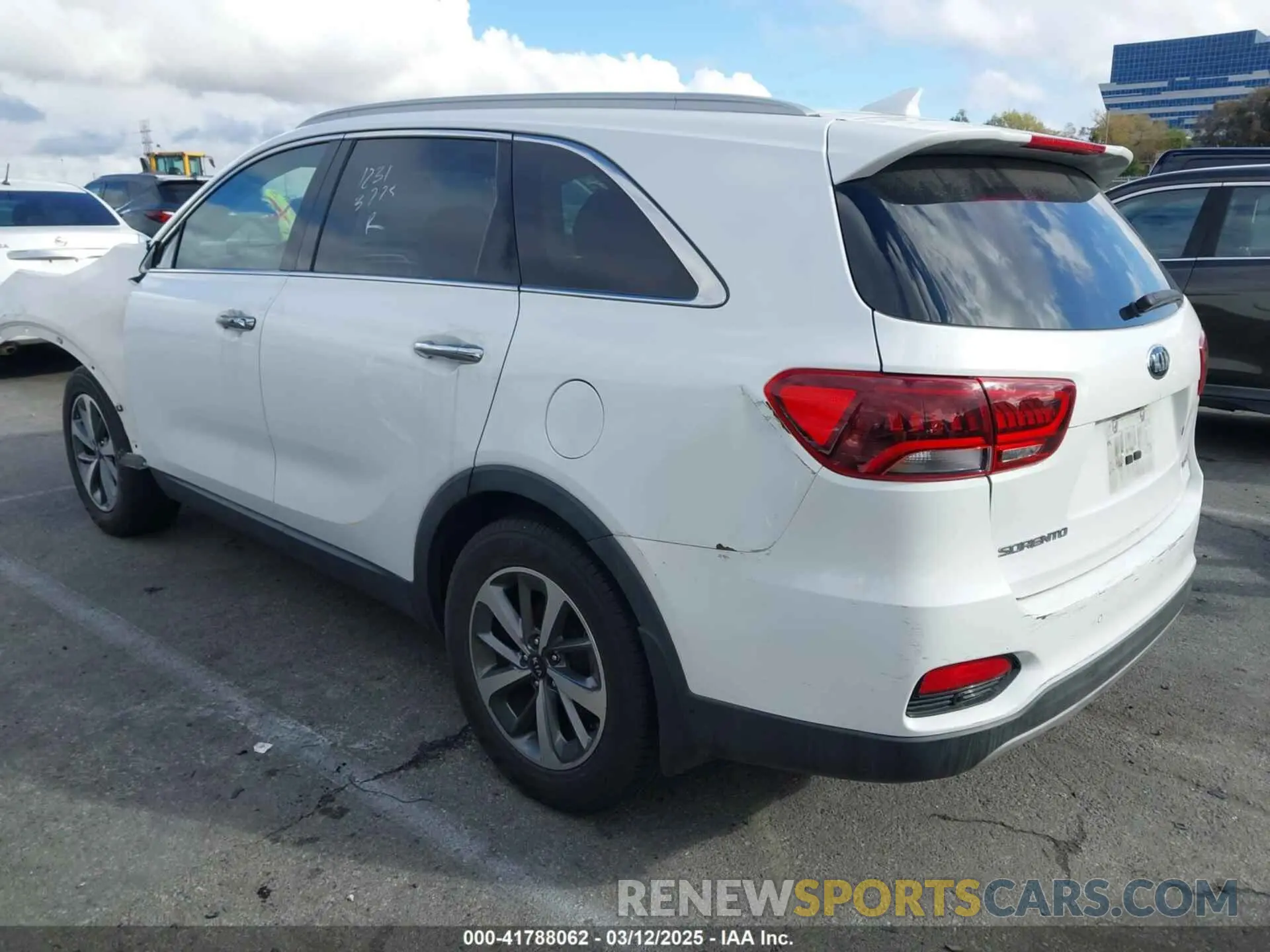 3 Photograph of a damaged car 5XYPH4A53KG504421 KIA SORENTO 2019