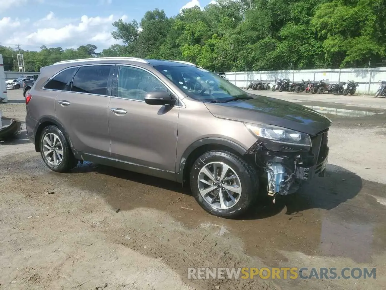 4 Photograph of a damaged car 5XYPH4A54KG532678 KIA SORENTO 2019