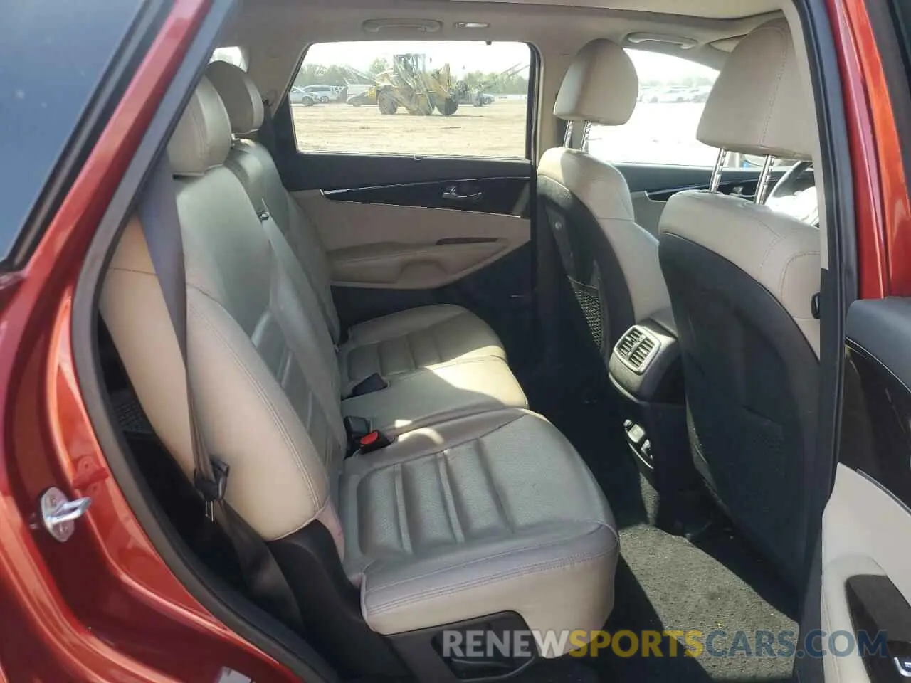 11 Photograph of a damaged car 5XYPH4A55KG466464 KIA SORENTO 2019