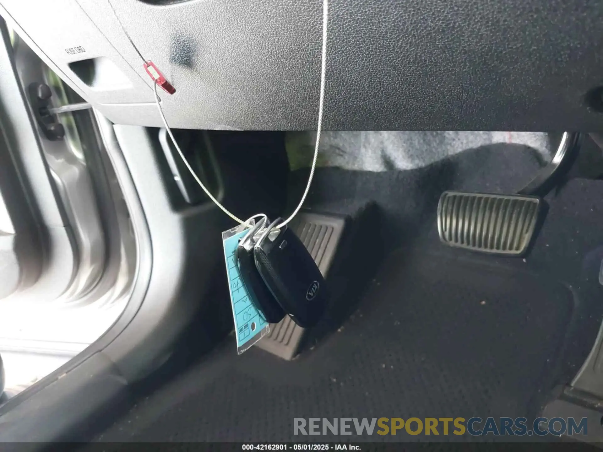 11 Photograph of a damaged car 5XYPH4A55KG505165 KIA SORENTO 2019
