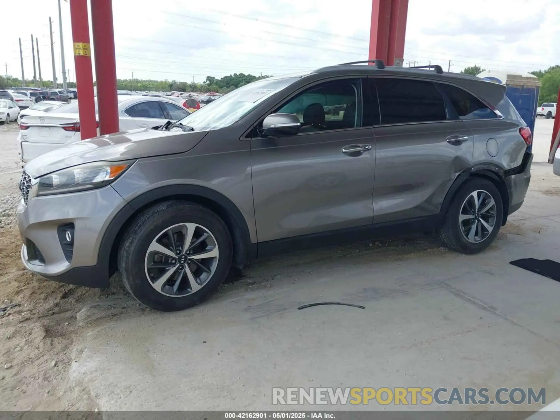 14 Photograph of a damaged car 5XYPH4A55KG505165 KIA SORENTO 2019