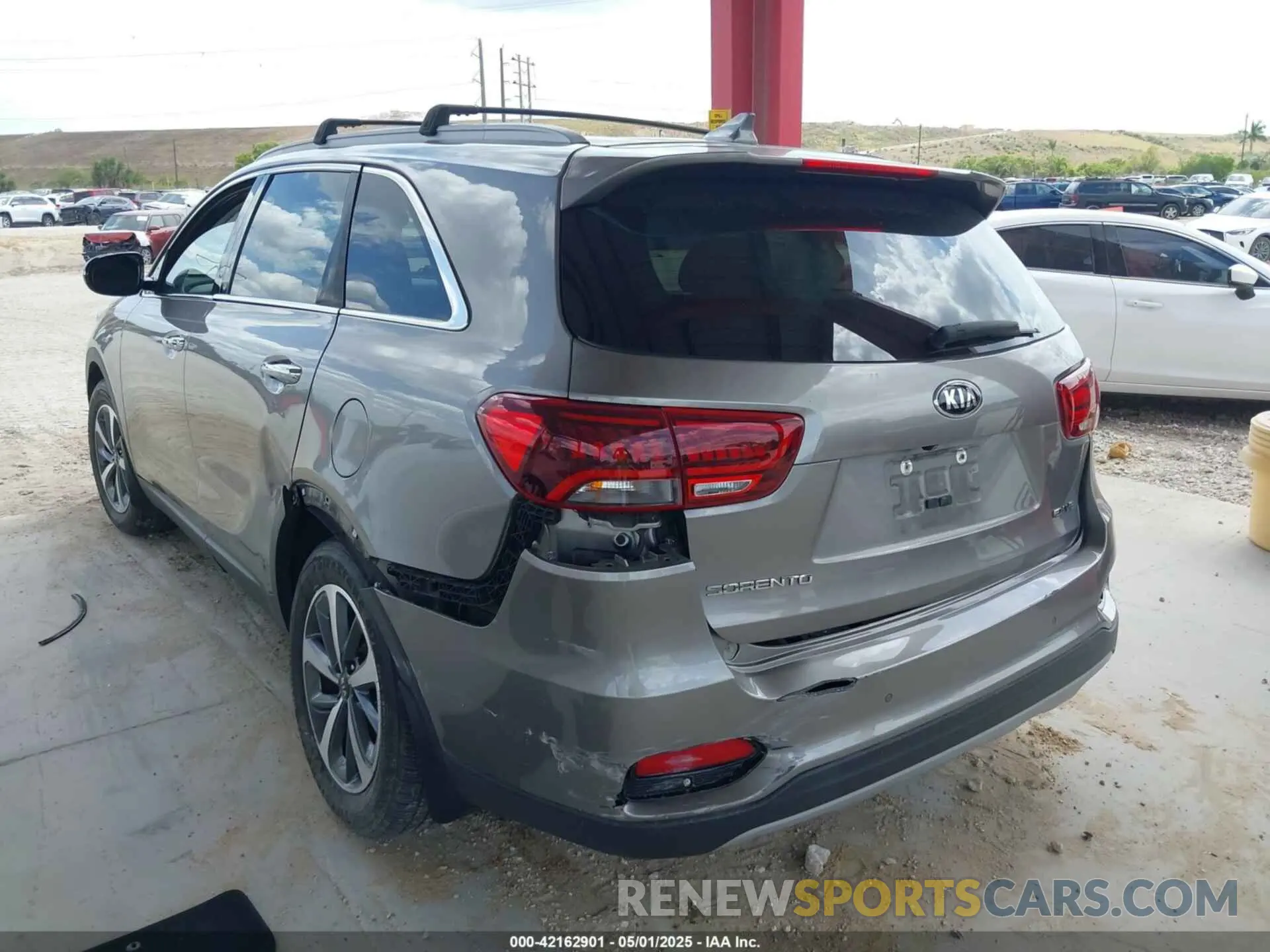 3 Photograph of a damaged car 5XYPH4A55KG505165 KIA SORENTO 2019