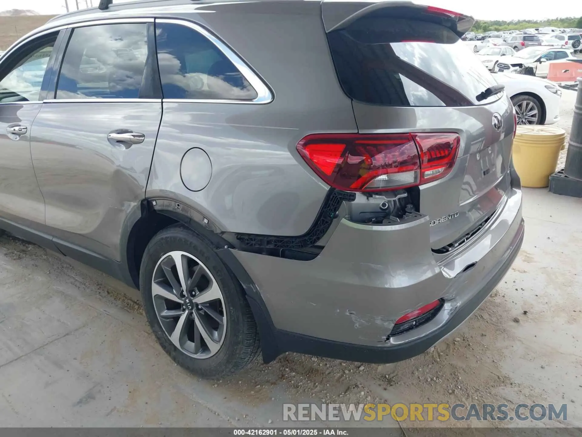 6 Photograph of a damaged car 5XYPH4A55KG505165 KIA SORENTO 2019