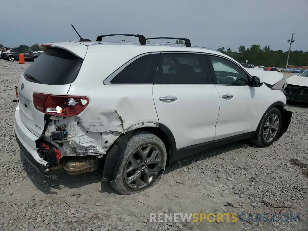 3 Photograph of a damaged car 5XYPH4A55KG590640 KIA SORENTO 2019