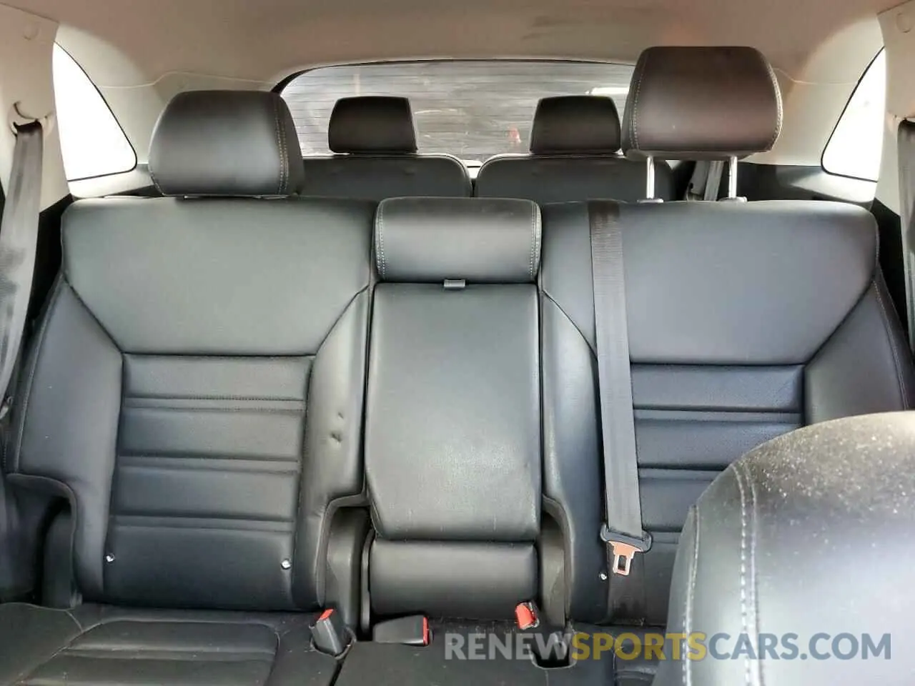 10 Photograph of a damaged car 5XYPH4A58KG463994 KIA SORENTO 2019