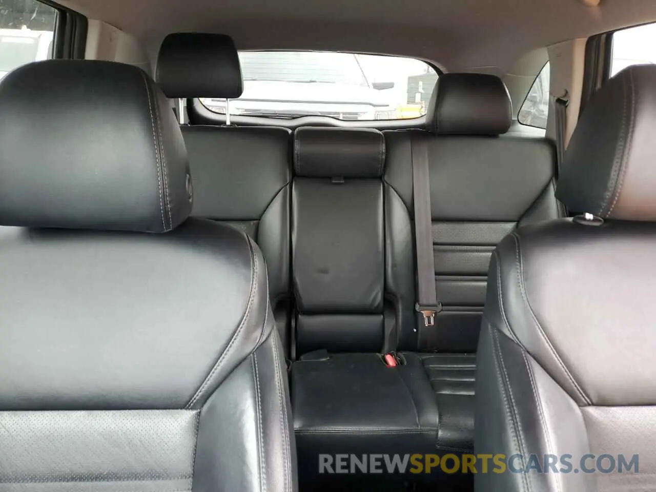 10 Photograph of a damaged car 5XYPH4A58KG529587 KIA SORENTO 2019
