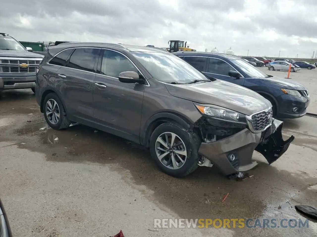 4 Photograph of a damaged car 5XYPH4A58KG529587 KIA SORENTO 2019