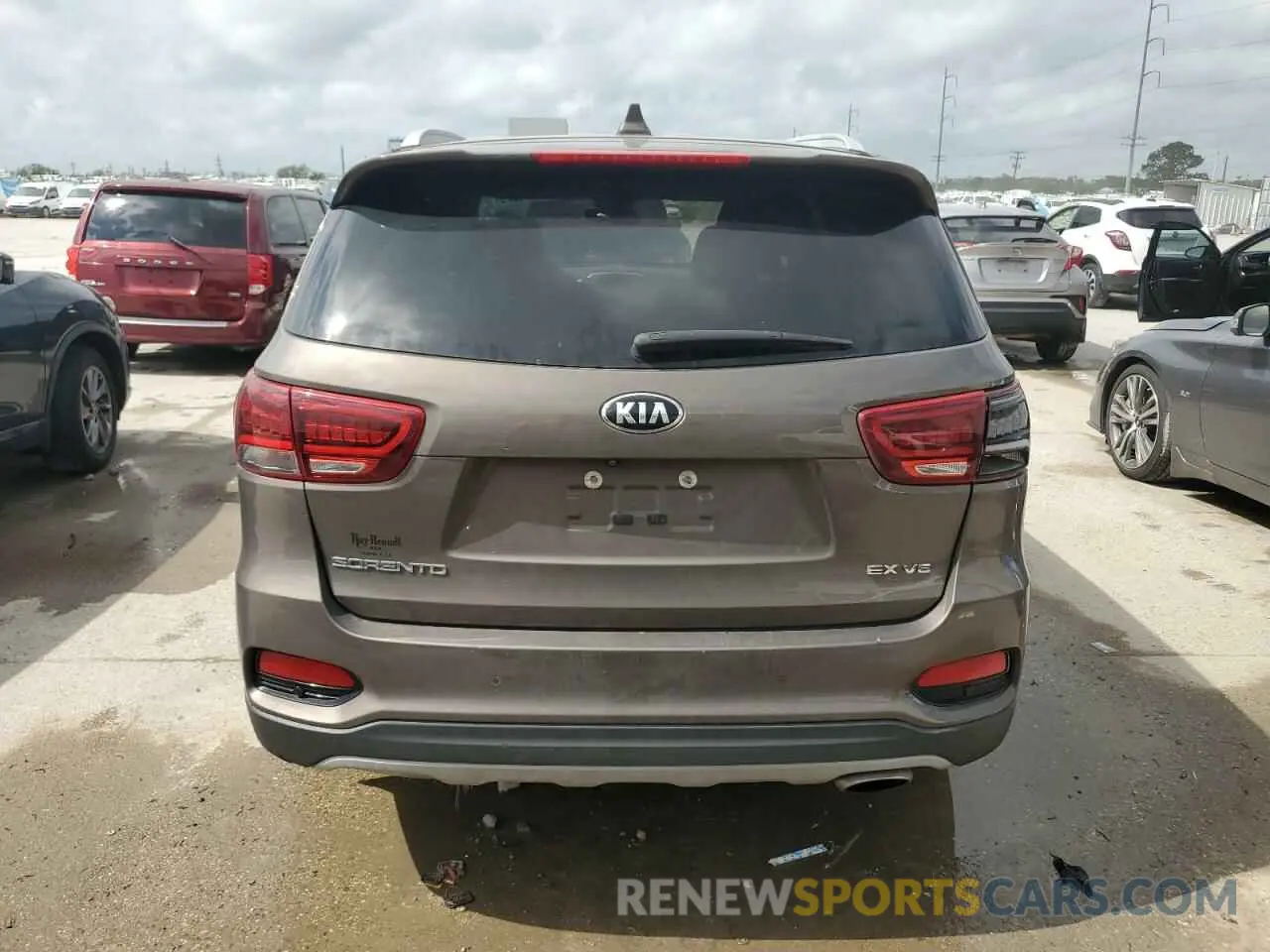6 Photograph of a damaged car 5XYPH4A58KG529587 KIA SORENTO 2019