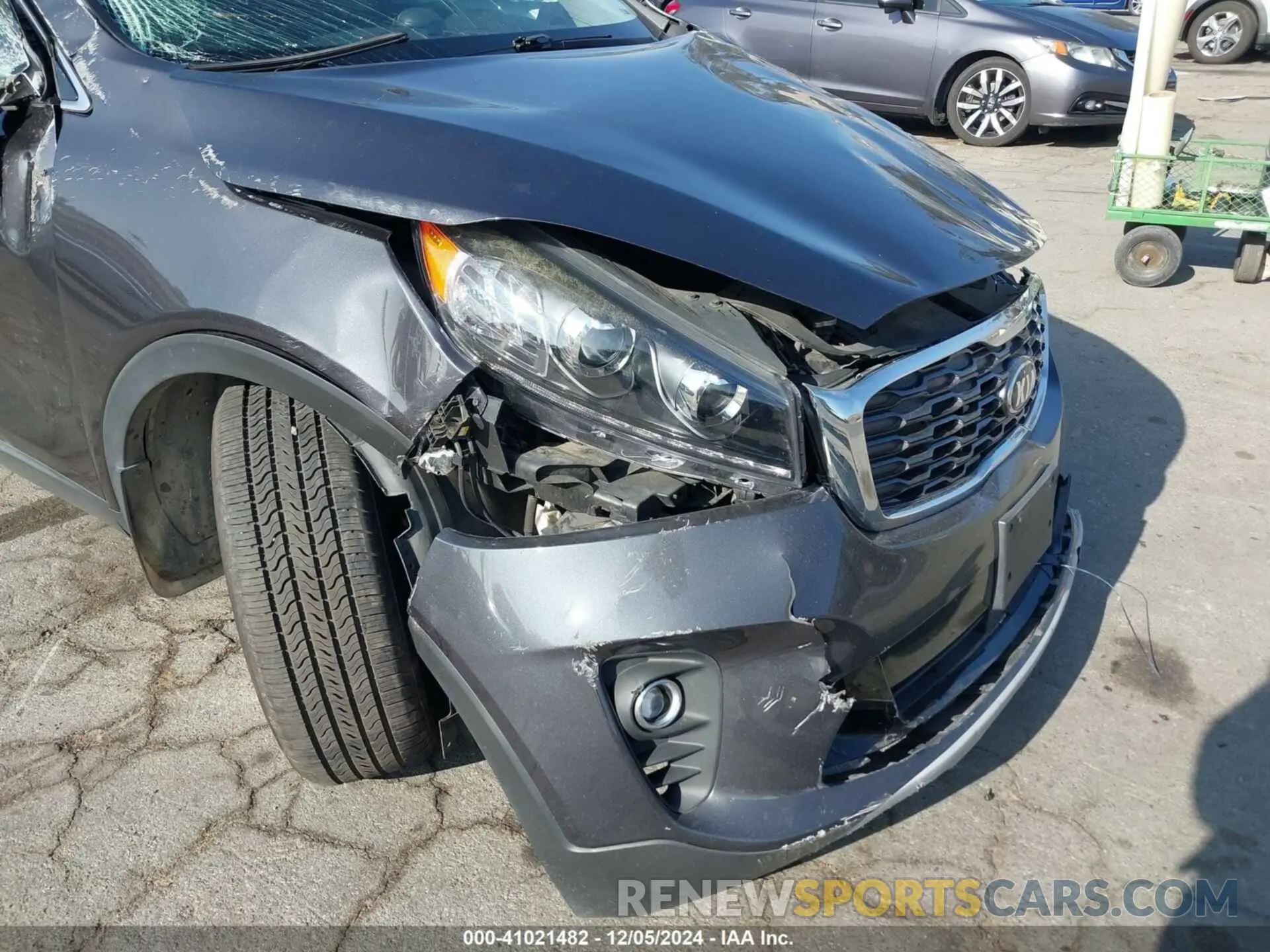 19 Photograph of a damaged car 5XYPH4A58KG541318 KIA SORENTO 2019