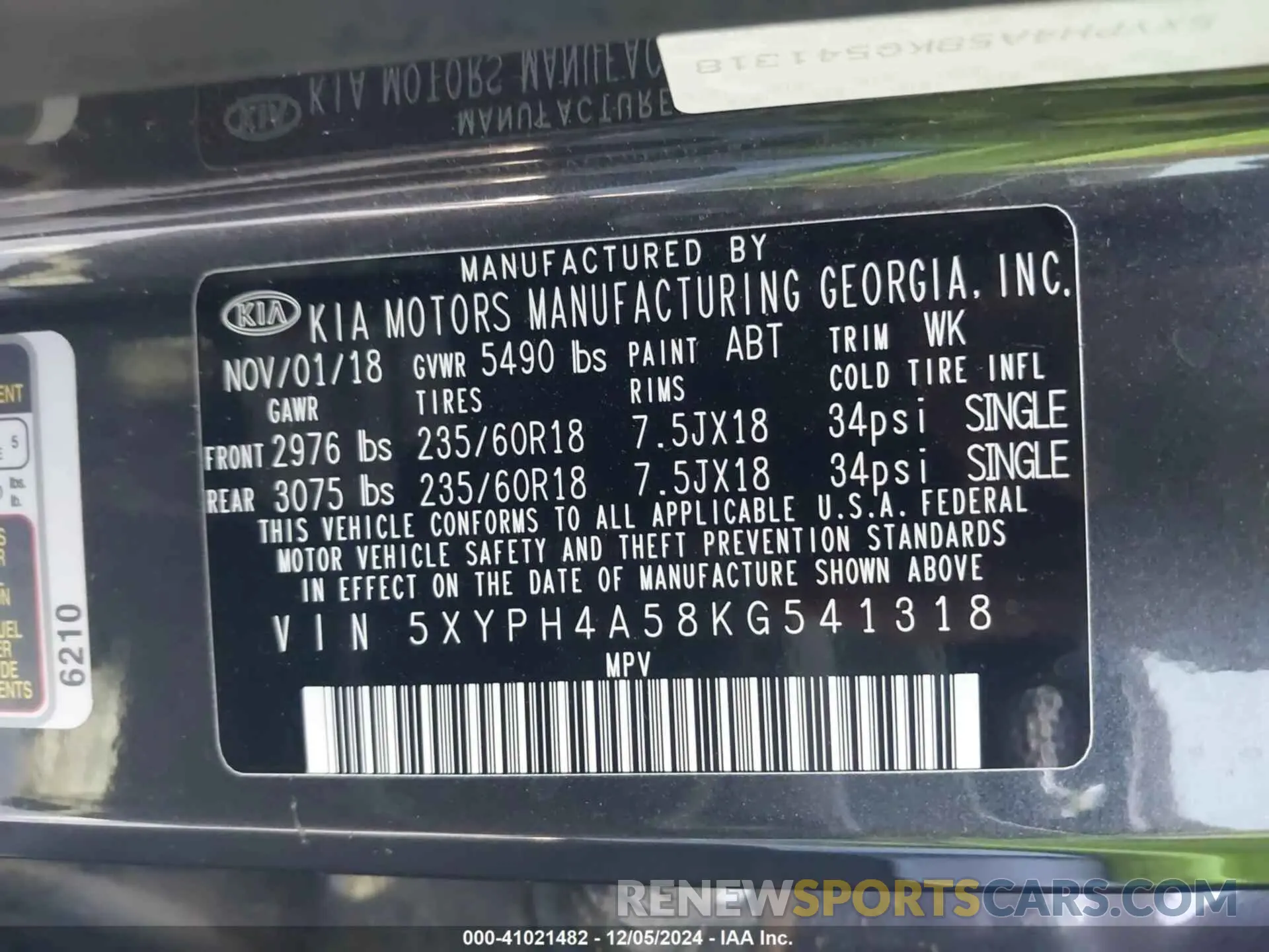 9 Photograph of a damaged car 5XYPH4A58KG541318 KIA SORENTO 2019