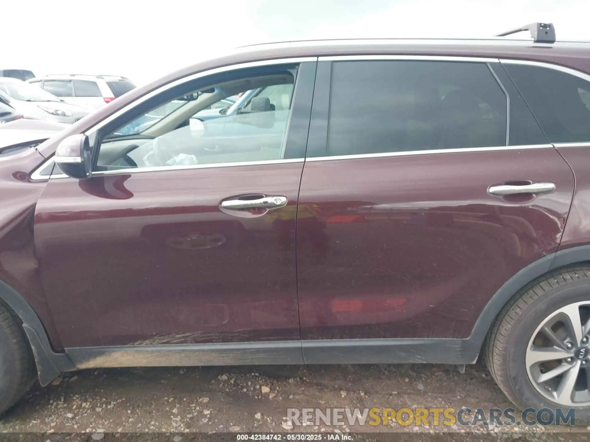 13 Photograph of a damaged car 5XYPH4A59KG470940 KIA SORENTO 2019