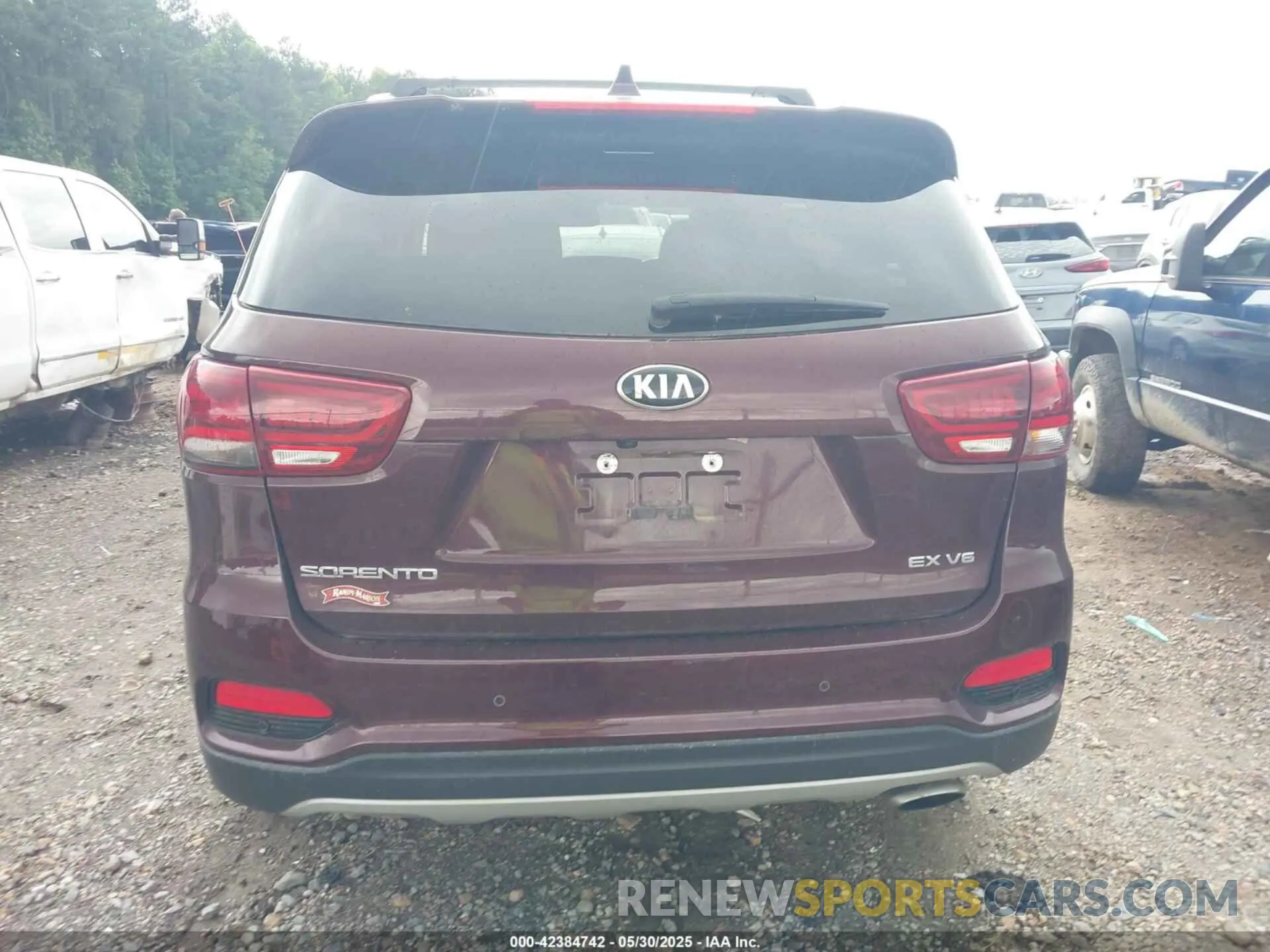 15 Photograph of a damaged car 5XYPH4A59KG470940 KIA SORENTO 2019