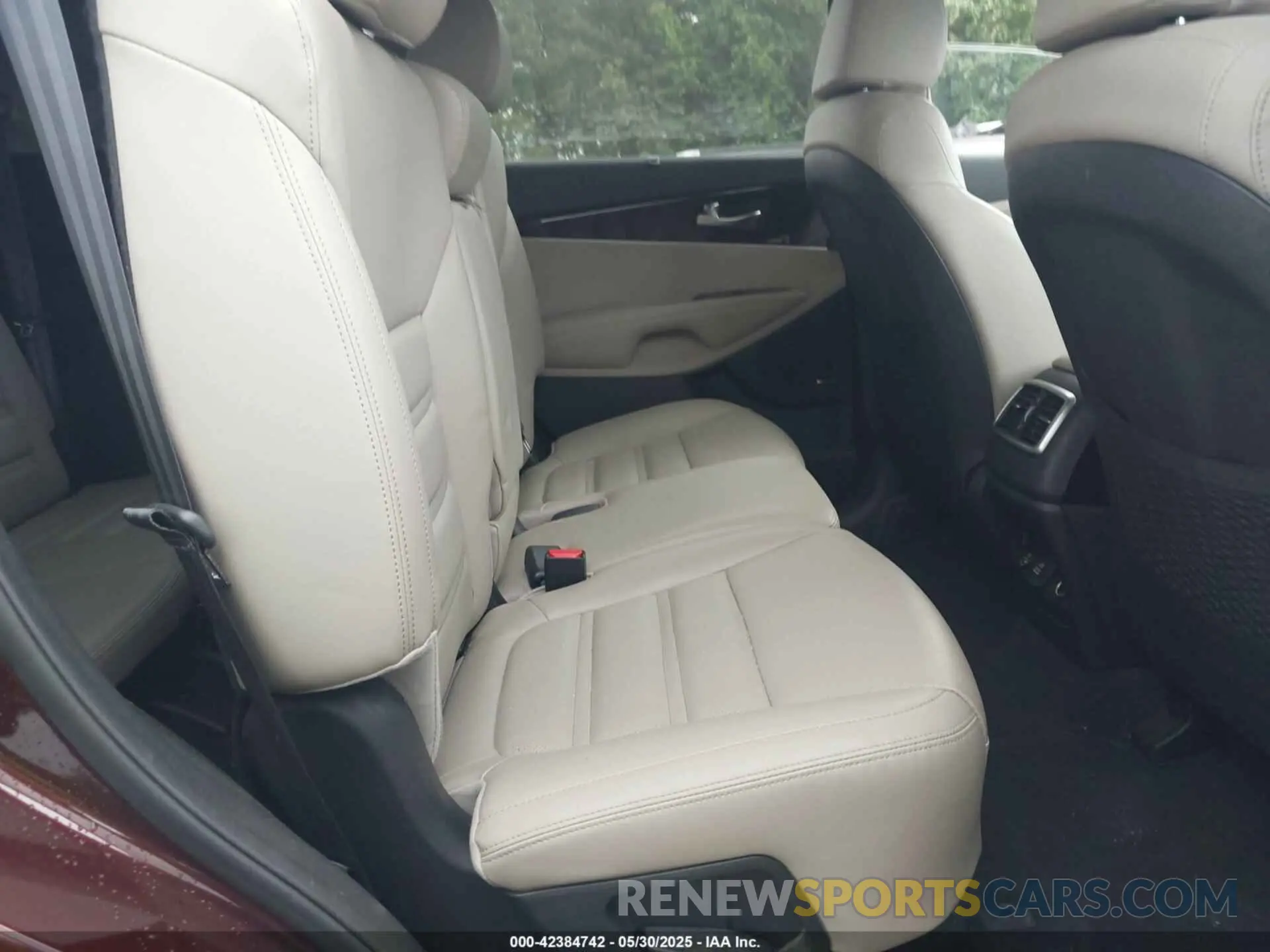 8 Photograph of a damaged car 5XYPH4A59KG470940 KIA SORENTO 2019