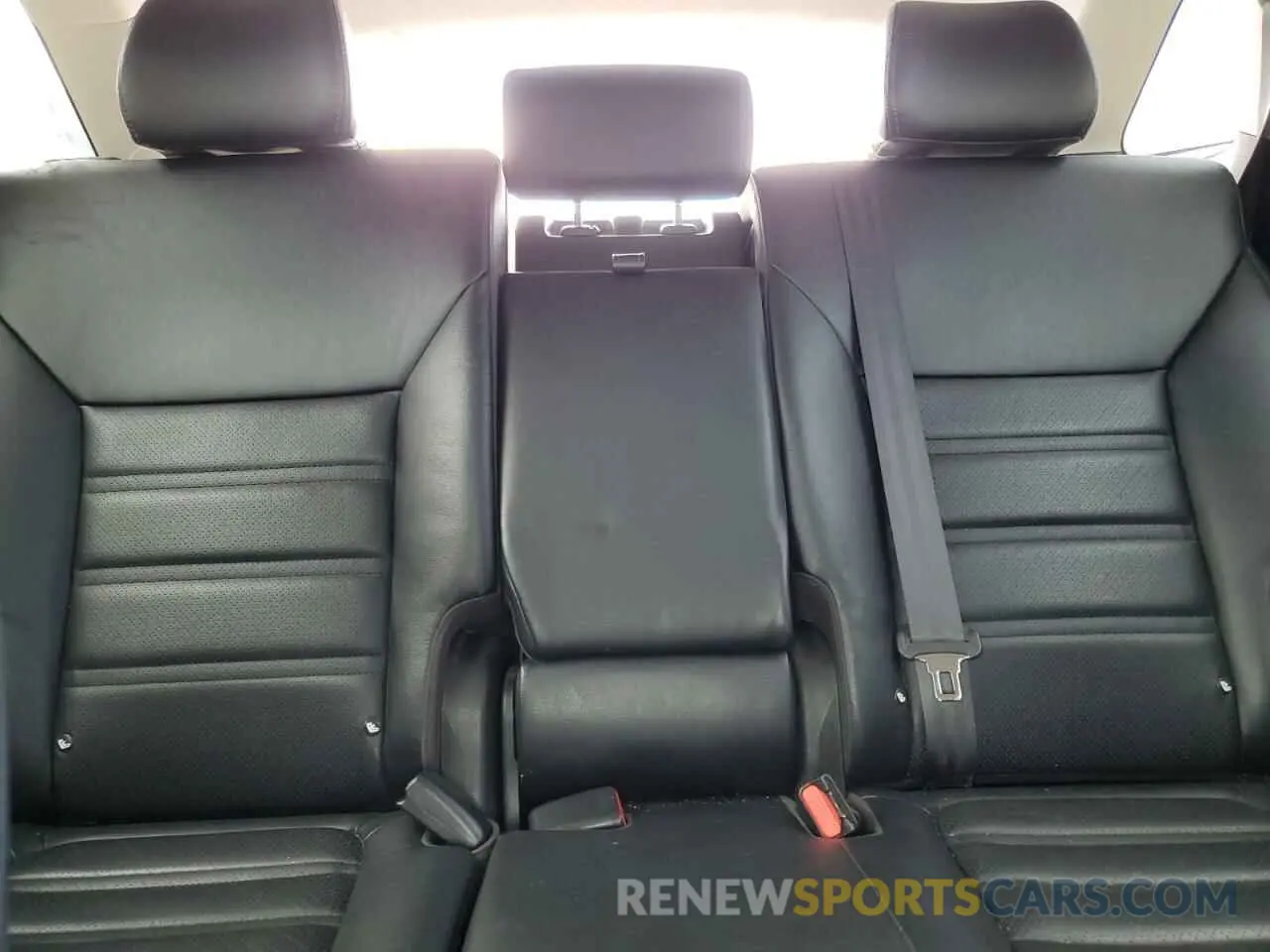 10 Photograph of a damaged car 5XYPH4A5XKG455234 KIA SORENTO 2019
