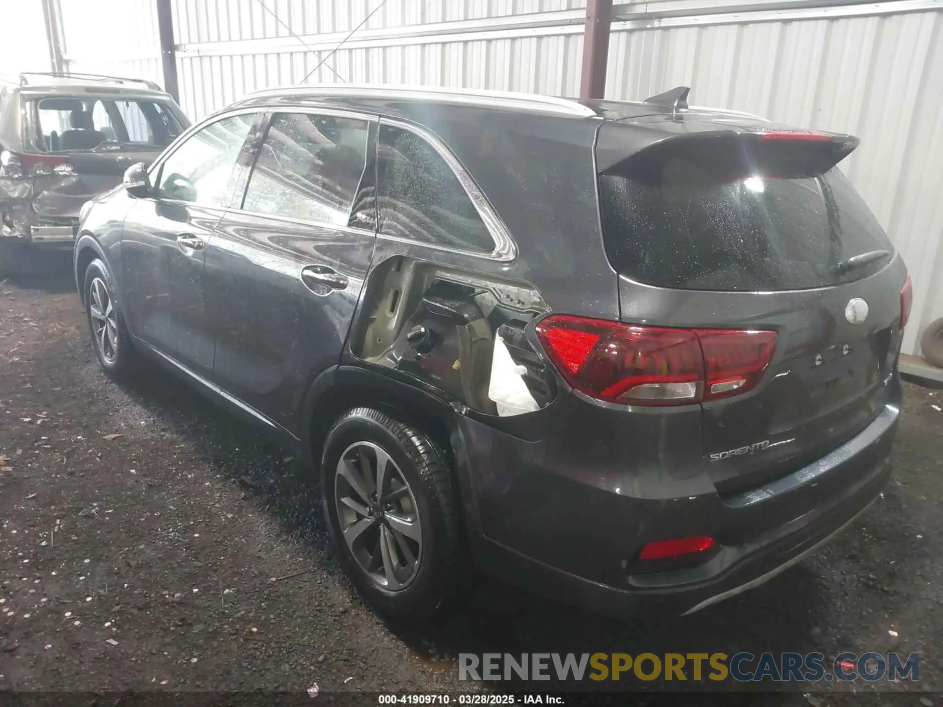 3 Photograph of a damaged car 5XYPH4A5XKG461096 KIA SORENTO 2019