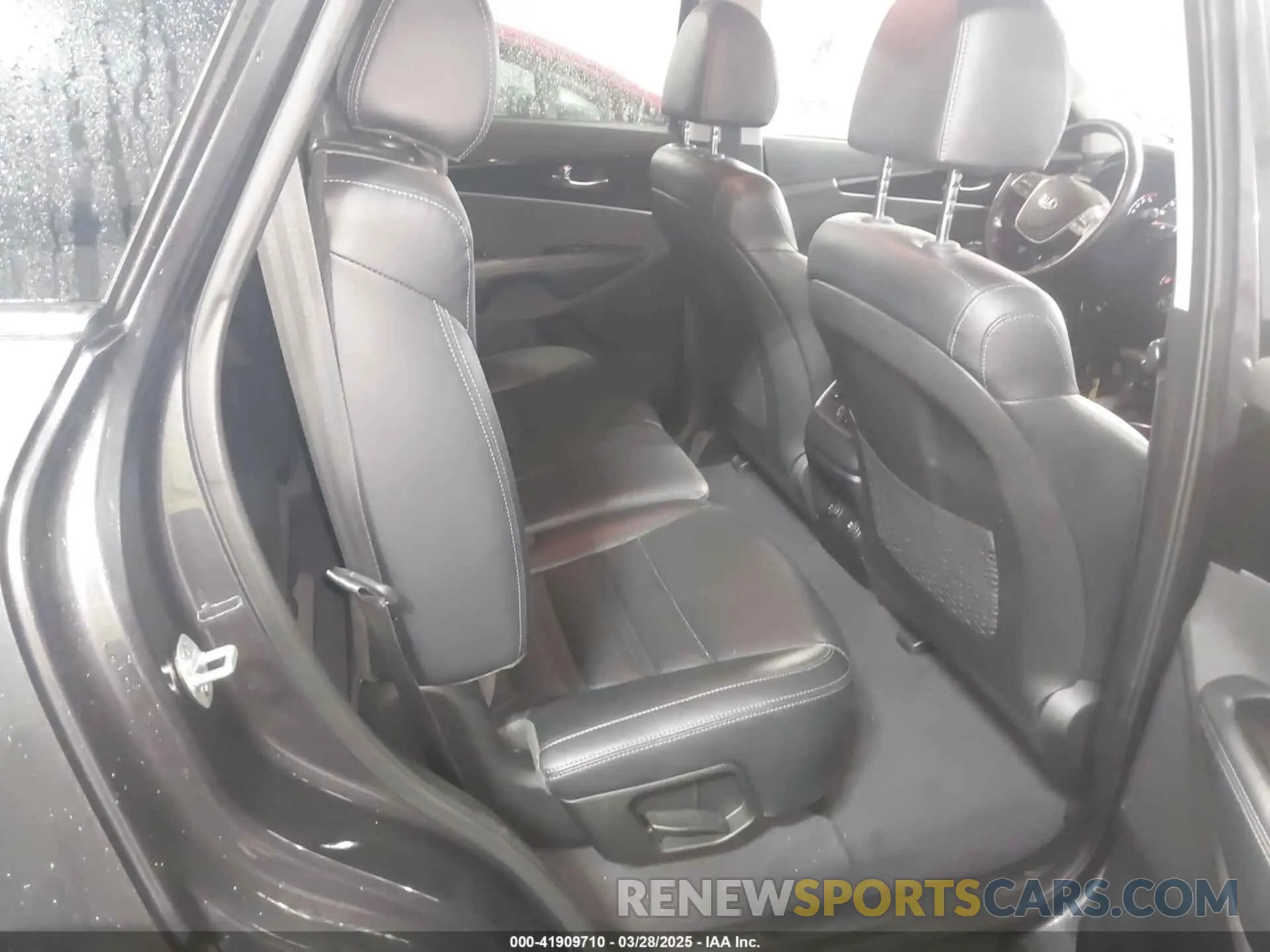 8 Photograph of a damaged car 5XYPH4A5XKG461096 KIA SORENTO 2019