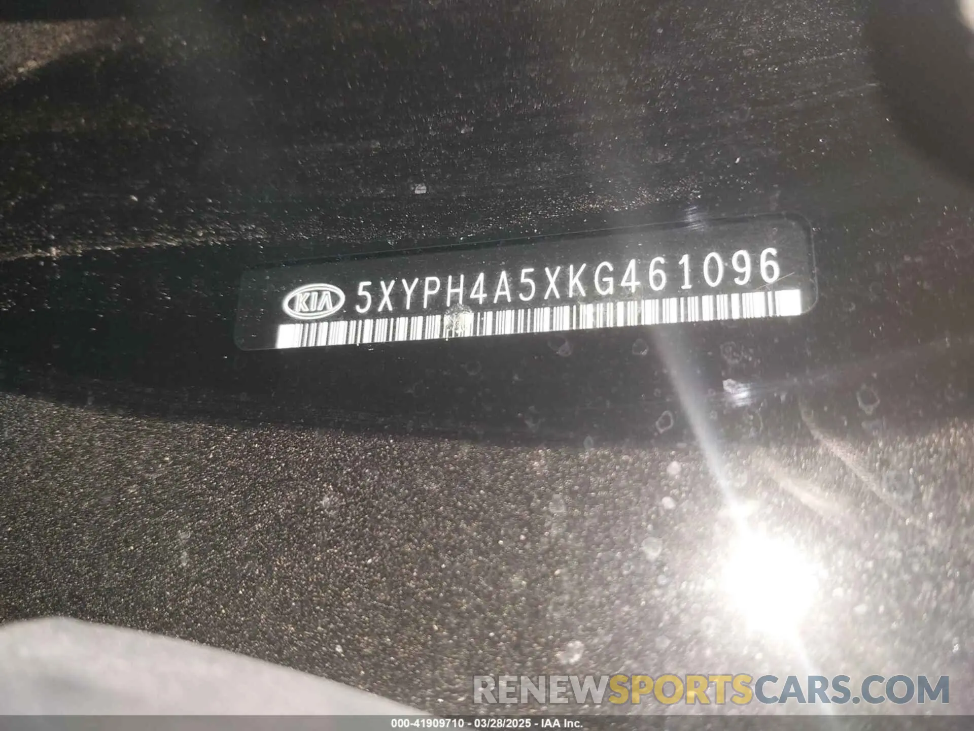 9 Photograph of a damaged car 5XYPH4A5XKG461096 KIA SORENTO 2019