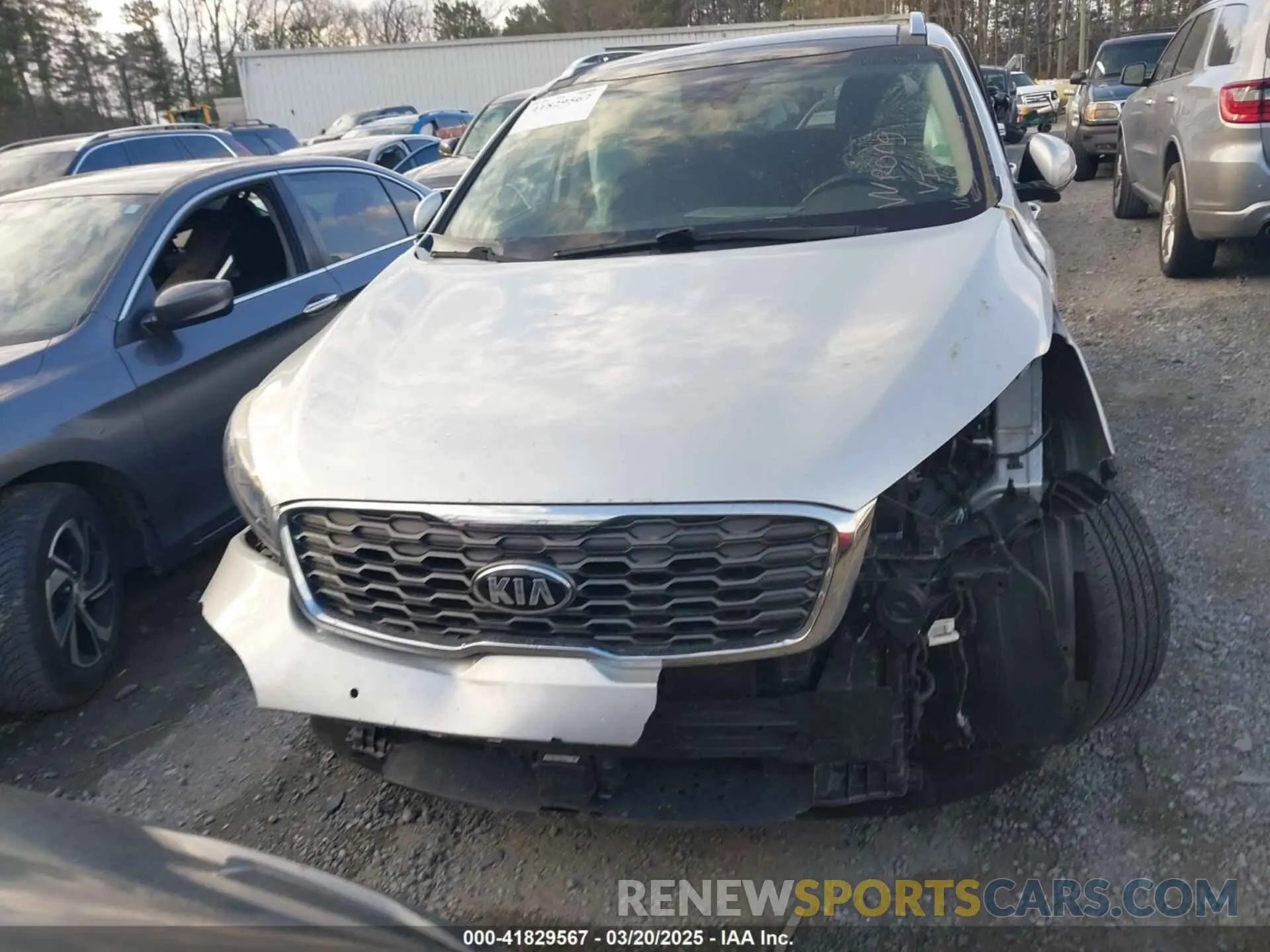 11 Photograph of a damaged car 5XYPH4A5XKG474169 KIA SORENTO 2019