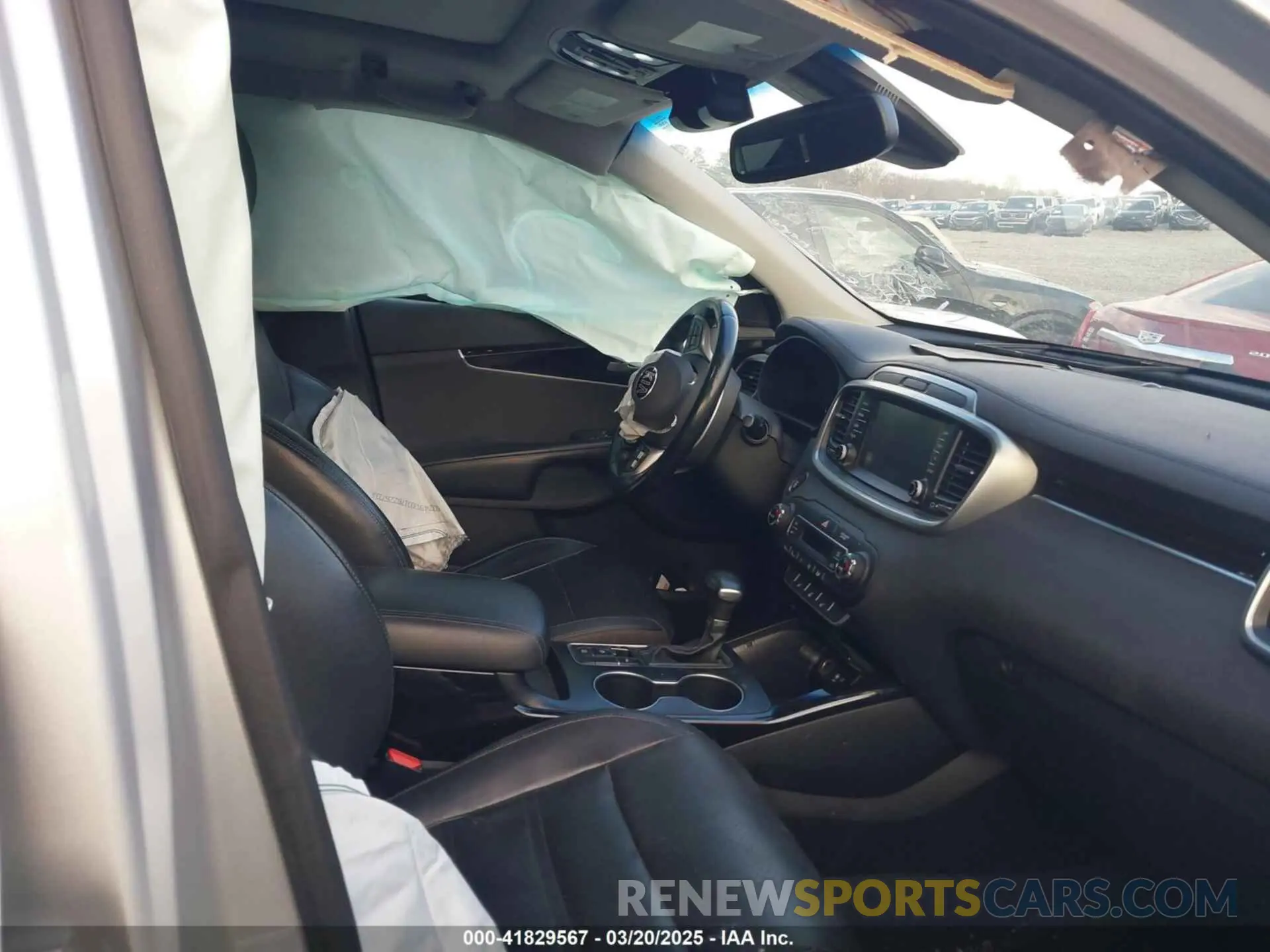 5 Photograph of a damaged car 5XYPH4A5XKG474169 KIA SORENTO 2019