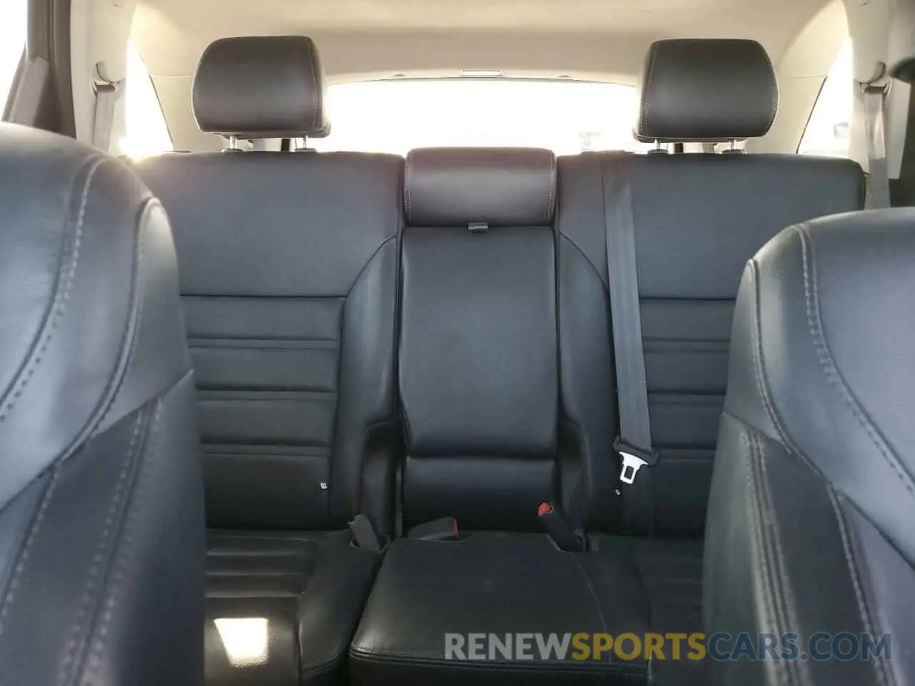 10 Photograph of a damaged car 5XYPH4A5XKG601471 KIA SORENTO 2019