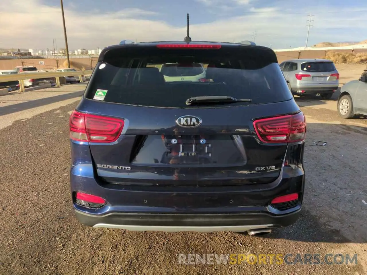 6 Photograph of a damaged car 5XYPH4A5XKG601471 KIA SORENTO 2019