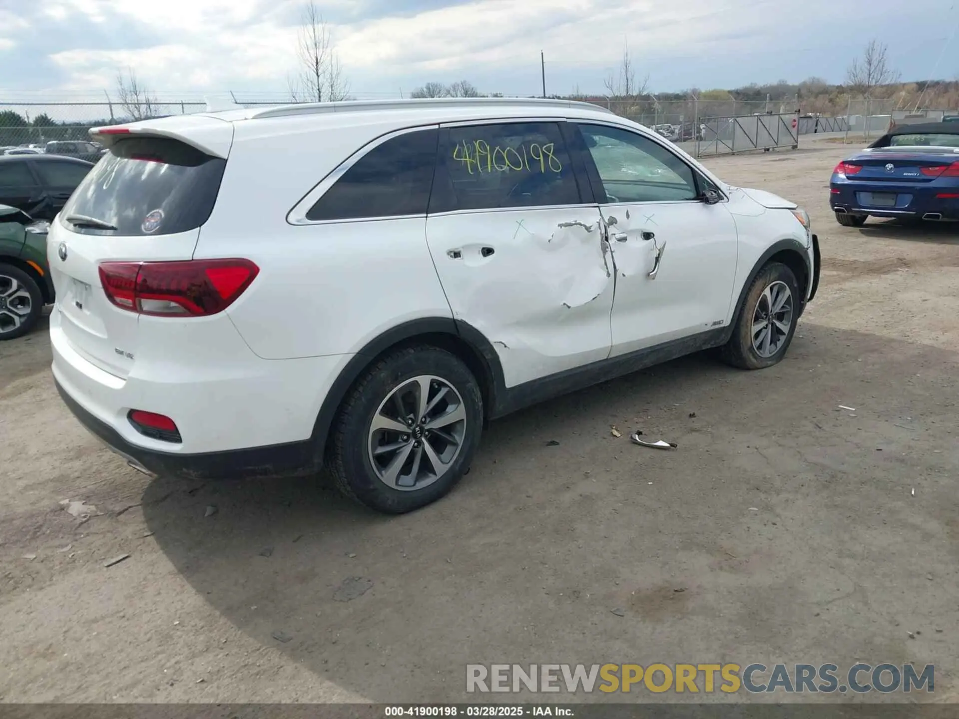 4 Photograph of a damaged car 5XYPHDA51KG500108 KIA SORENTO 2019