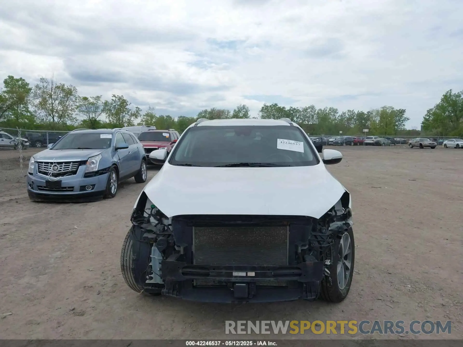 13 Photograph of a damaged car 5XYPHDA51KG512534 KIA SORENTO 2019