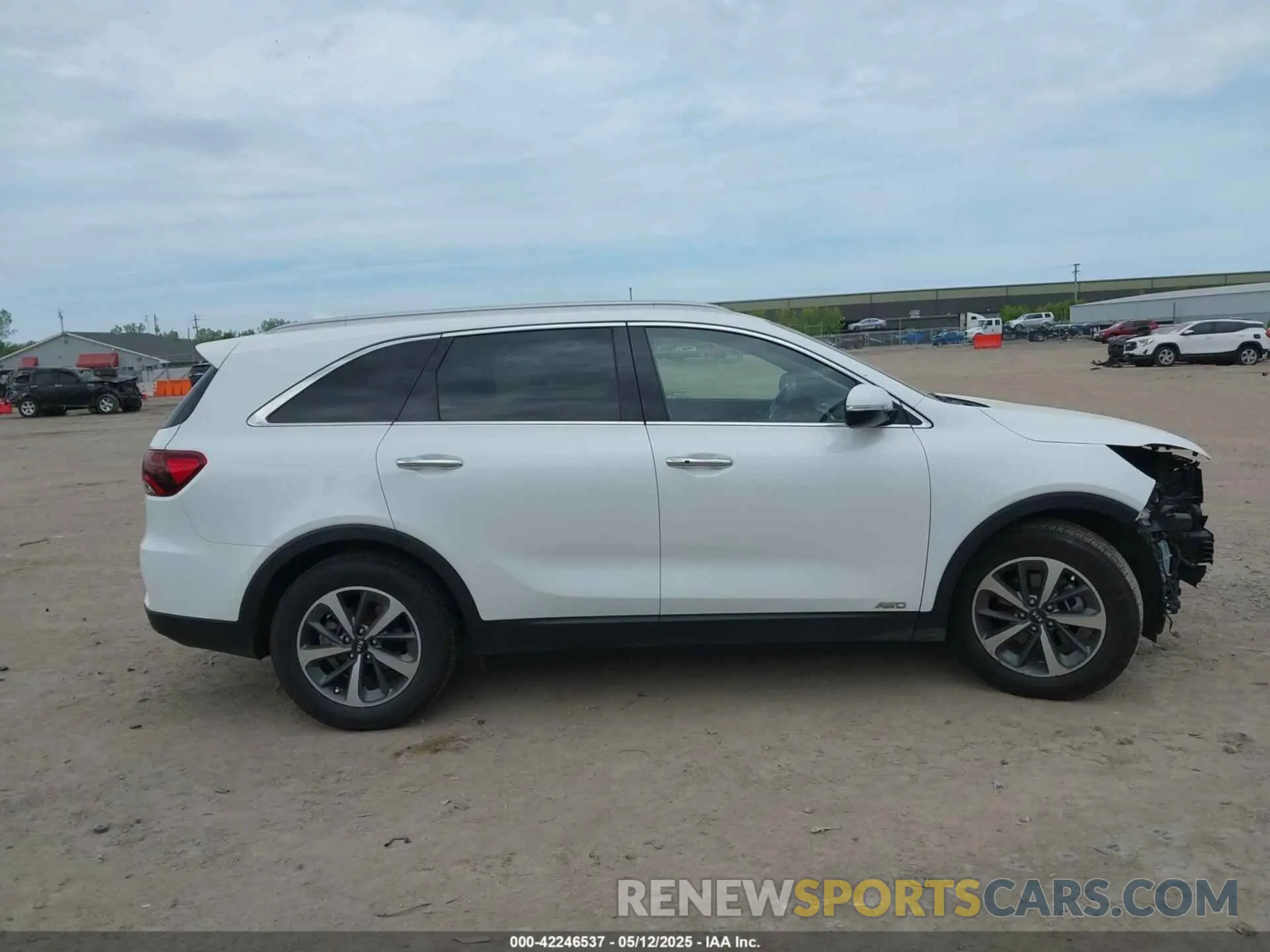 14 Photograph of a damaged car 5XYPHDA51KG512534 KIA SORENTO 2019