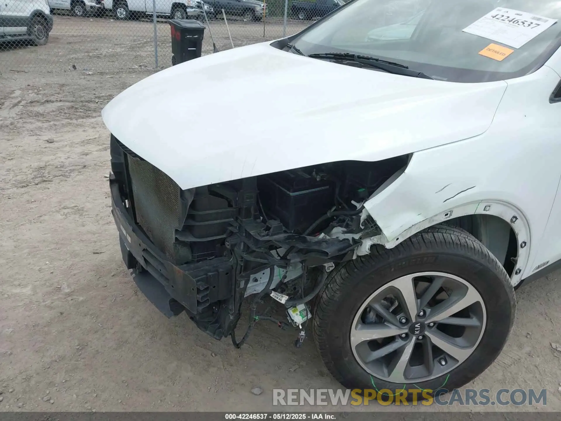6 Photograph of a damaged car 5XYPHDA51KG512534 KIA SORENTO 2019
