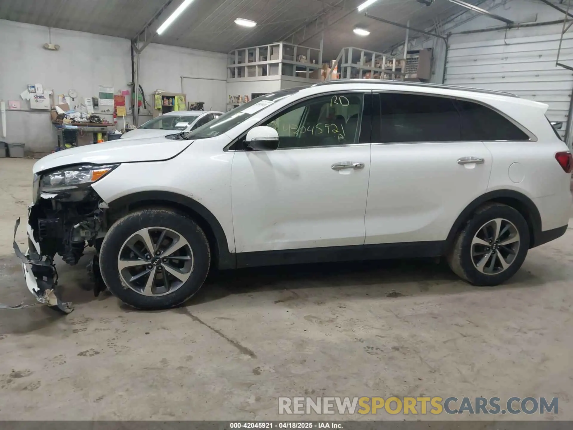 14 Photograph of a damaged car 5XYPHDA51KG521590 KIA SORENTO 2019