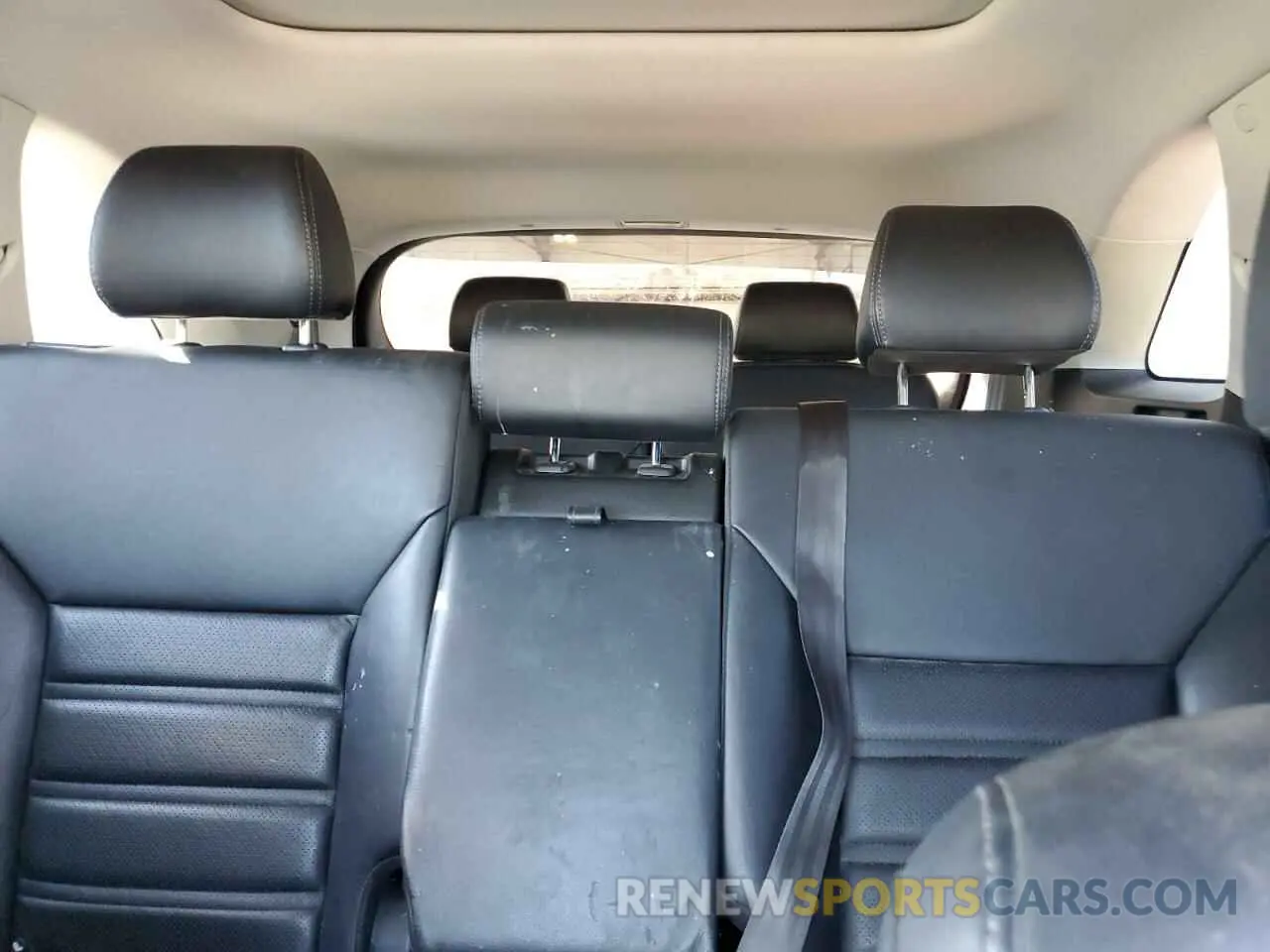 10 Photograph of a damaged car 5XYPHDA52KG473095 KIA SORENTO 2019