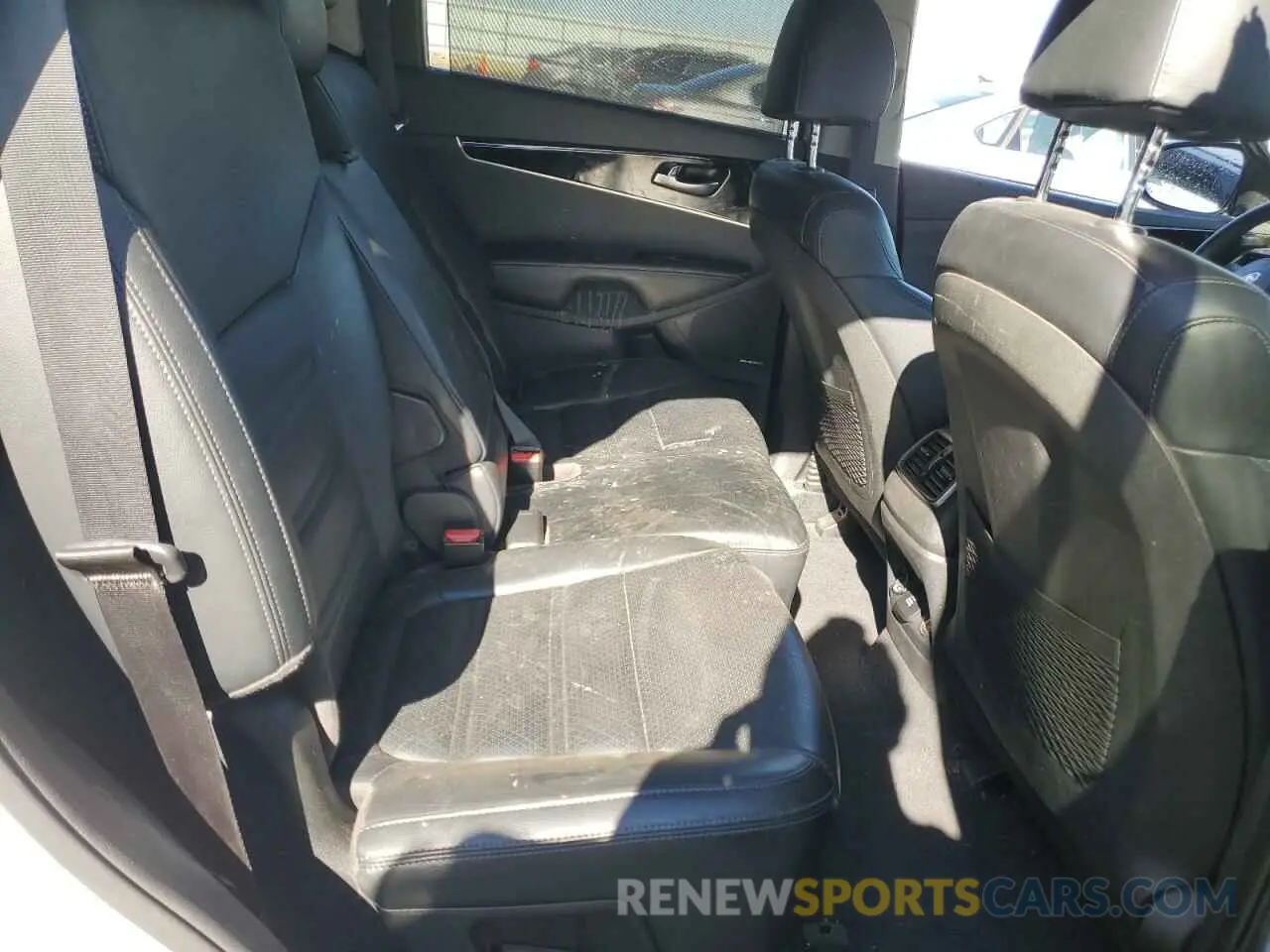 11 Photograph of a damaged car 5XYPHDA52KG473095 KIA SORENTO 2019