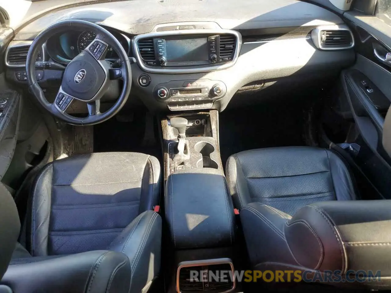8 Photograph of a damaged car 5XYPHDA52KG473095 KIA SORENTO 2019