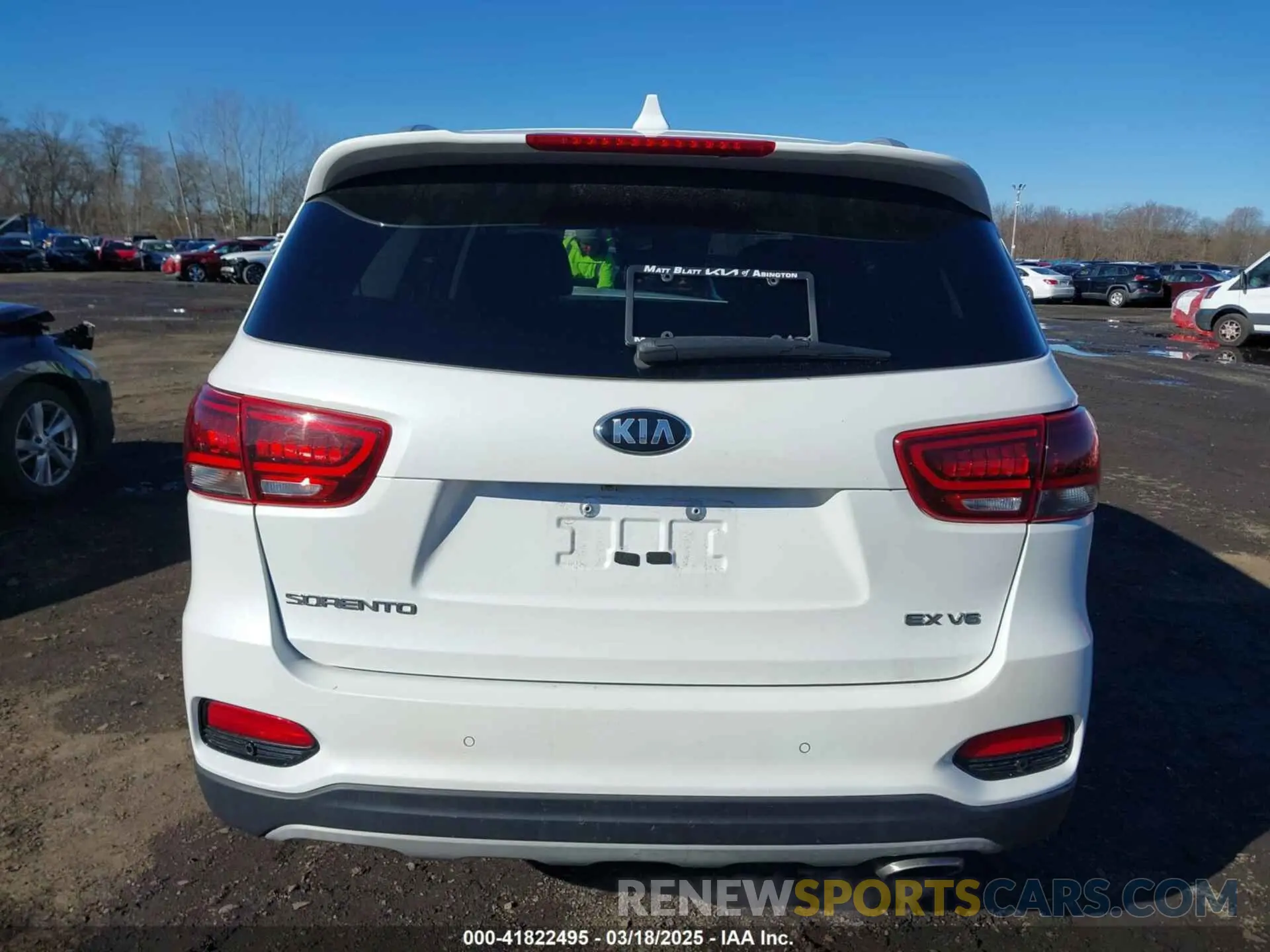 16 Photograph of a damaged car 5XYPHDA52KG478927 KIA SORENTO 2019