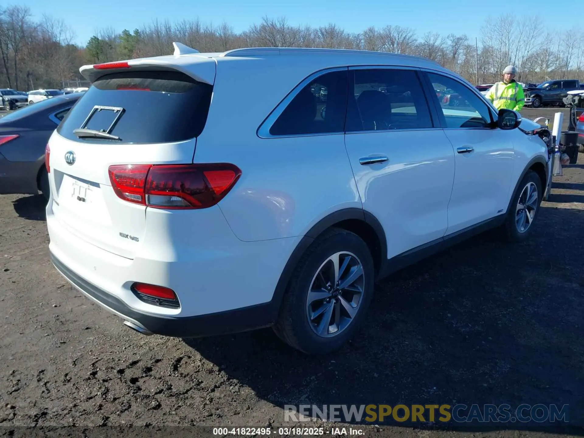 4 Photograph of a damaged car 5XYPHDA52KG478927 KIA SORENTO 2019