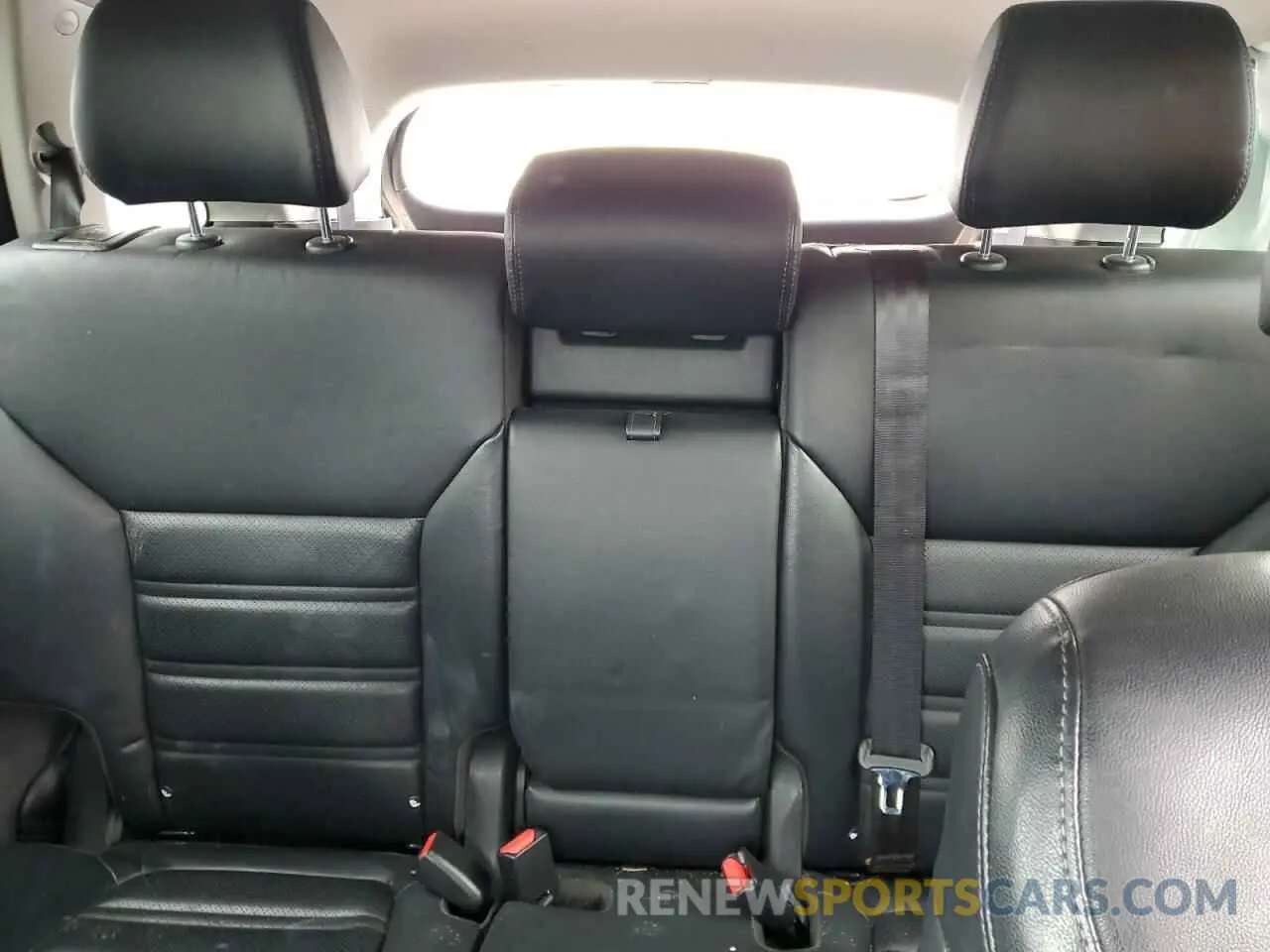 10 Photograph of a damaged car 5XYPHDA53KG445371 KIA SORENTO 2019
