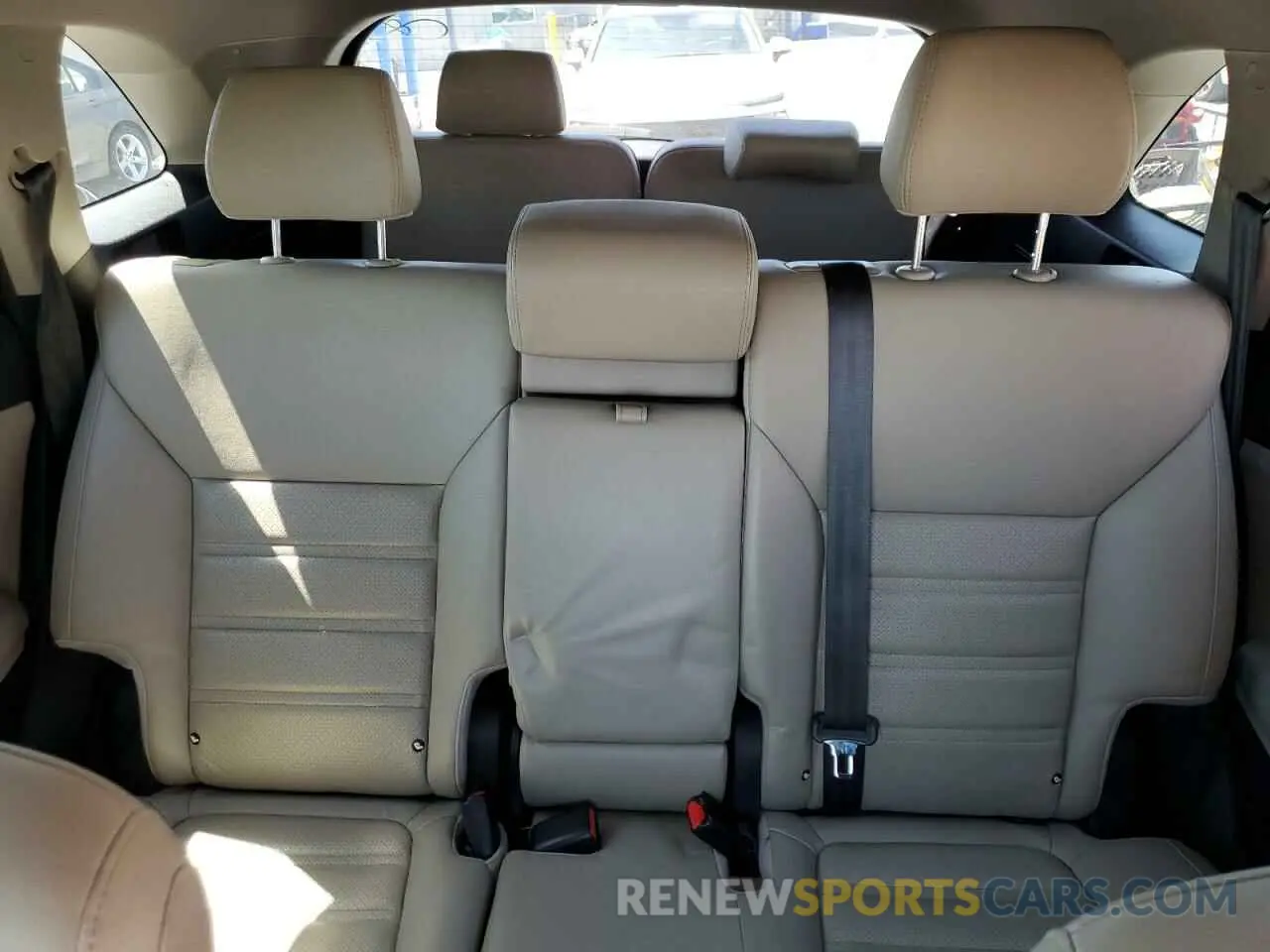 10 Photograph of a damaged car 5XYPHDA53KG499026 KIA SORENTO 2019