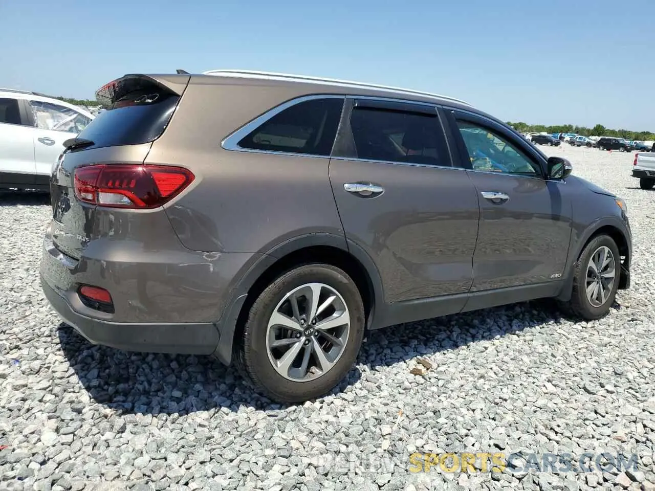 3 Photograph of a damaged car 5XYPHDA53KG499026 KIA SORENTO 2019