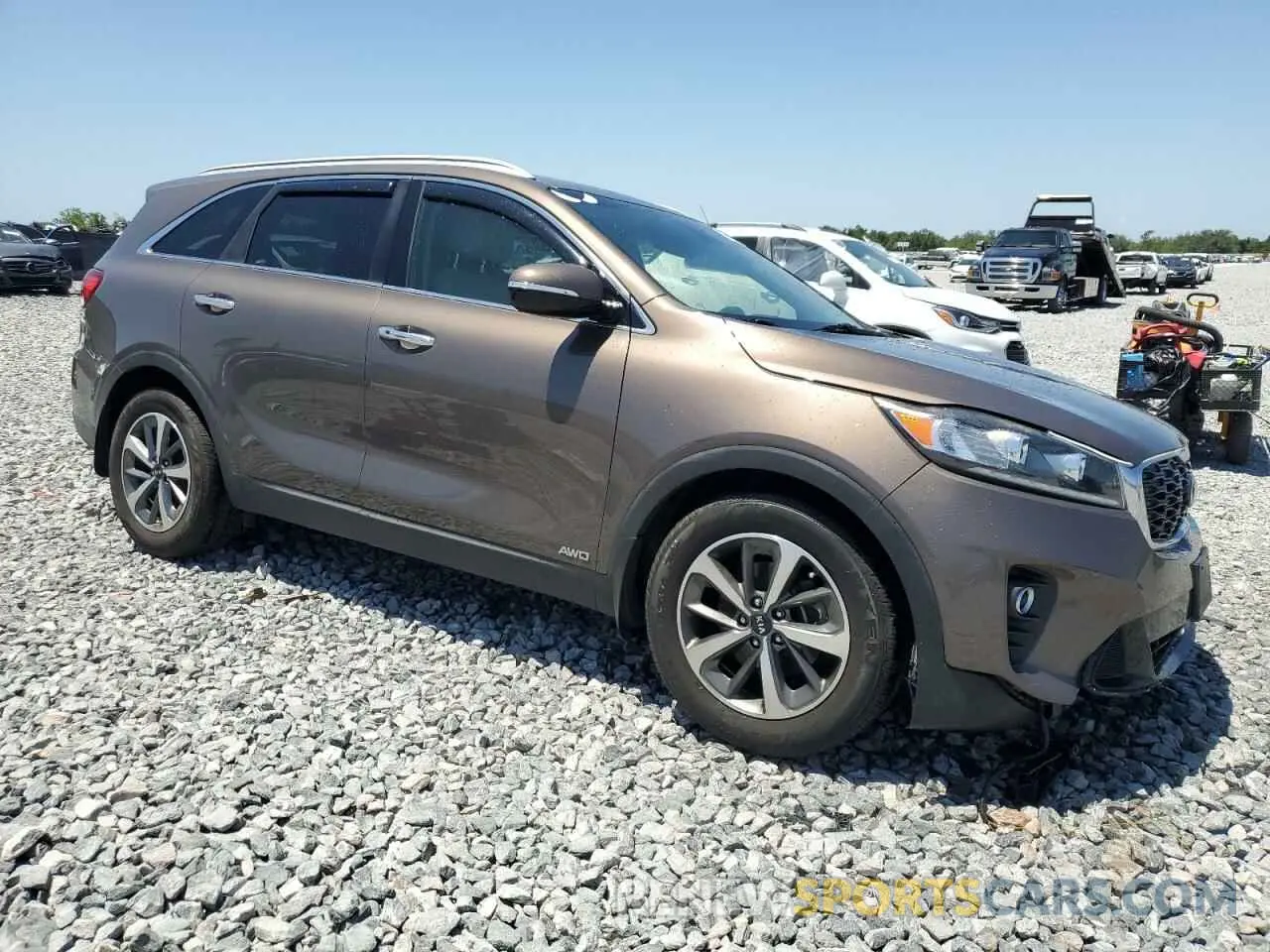 4 Photograph of a damaged car 5XYPHDA53KG499026 KIA SORENTO 2019