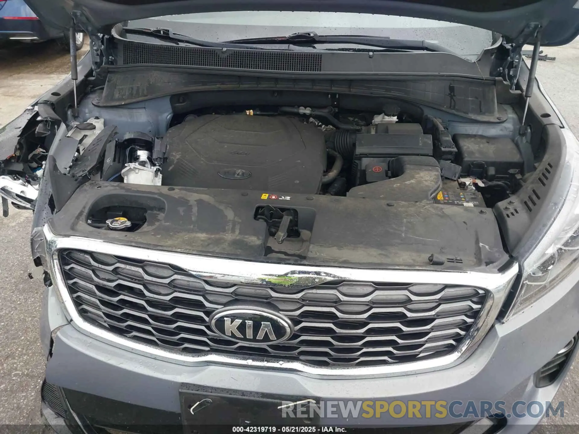 10 Photograph of a damaged car 5XYPHDA53KG604860 KIA SORENTO 2019