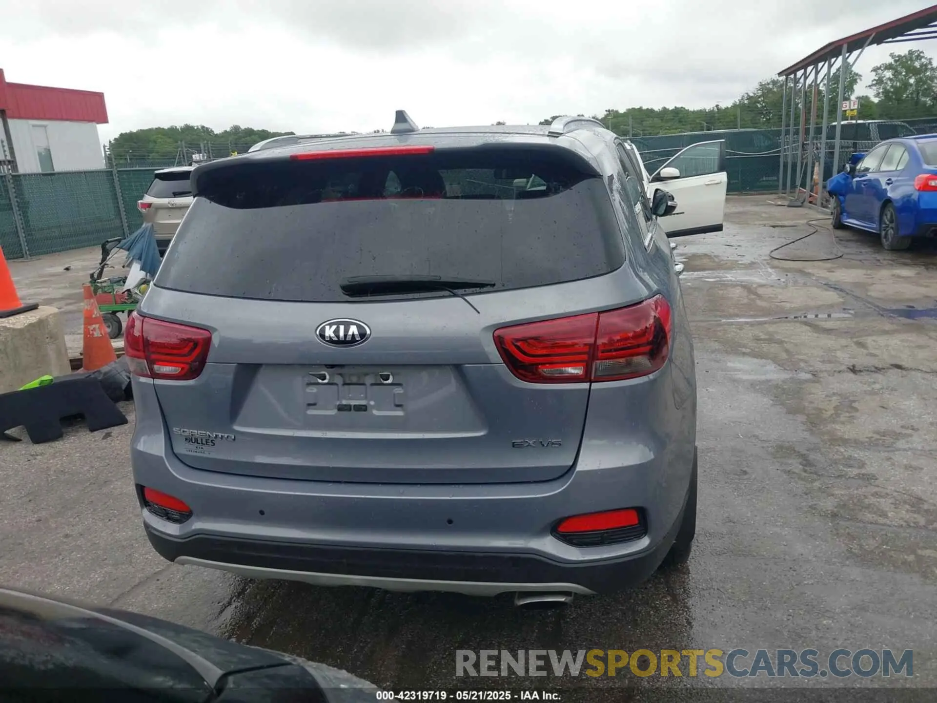 16 Photograph of a damaged car 5XYPHDA53KG604860 KIA SORENTO 2019