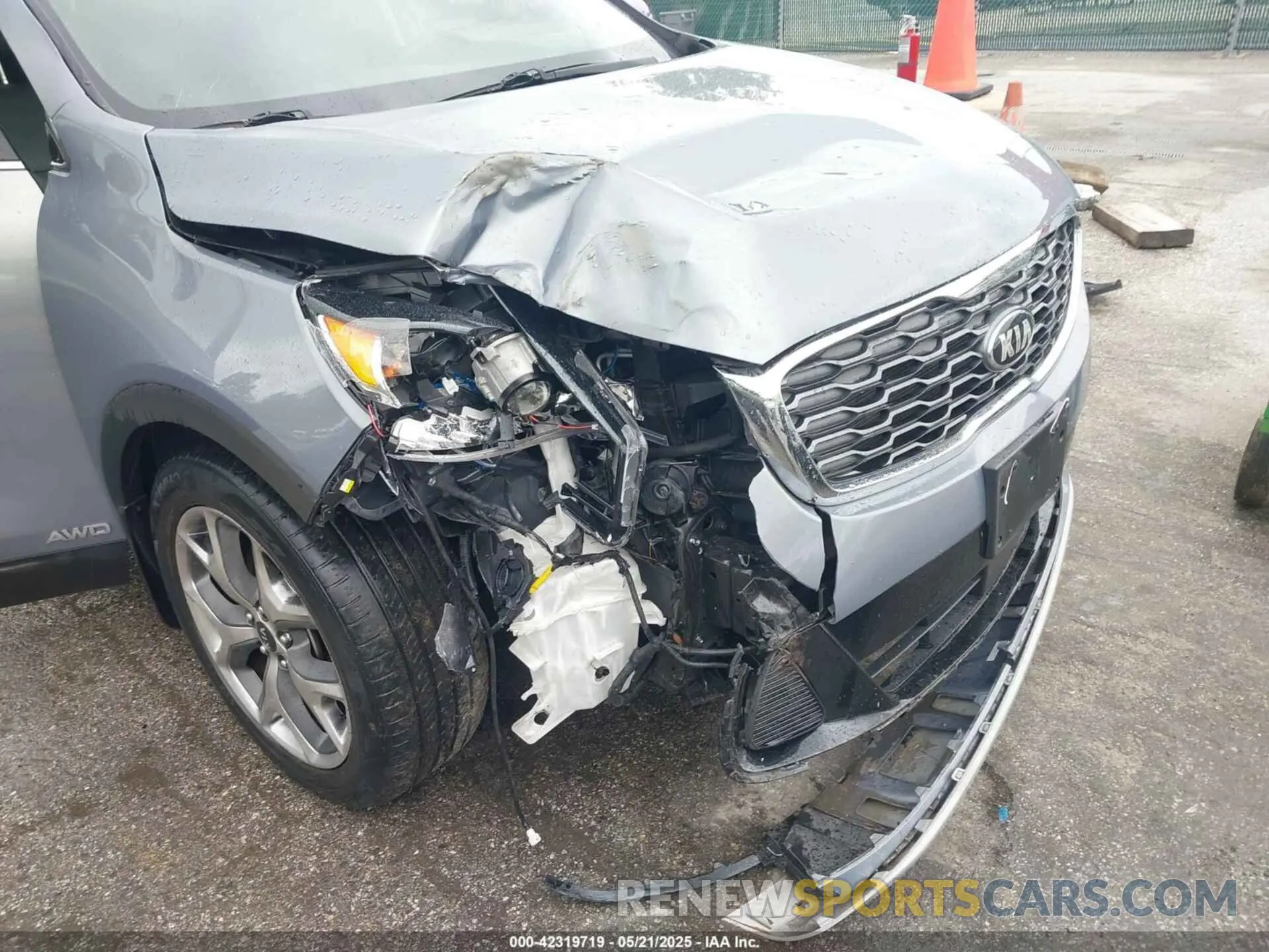6 Photograph of a damaged car 5XYPHDA53KG604860 KIA SORENTO 2019