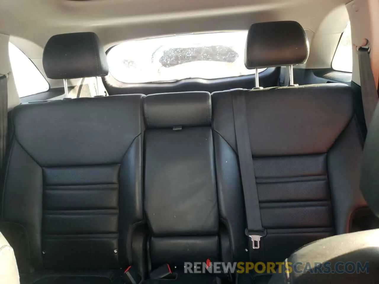 10 Photograph of a damaged car 5XYPHDA54KG608612 KIA SORENTO 2019