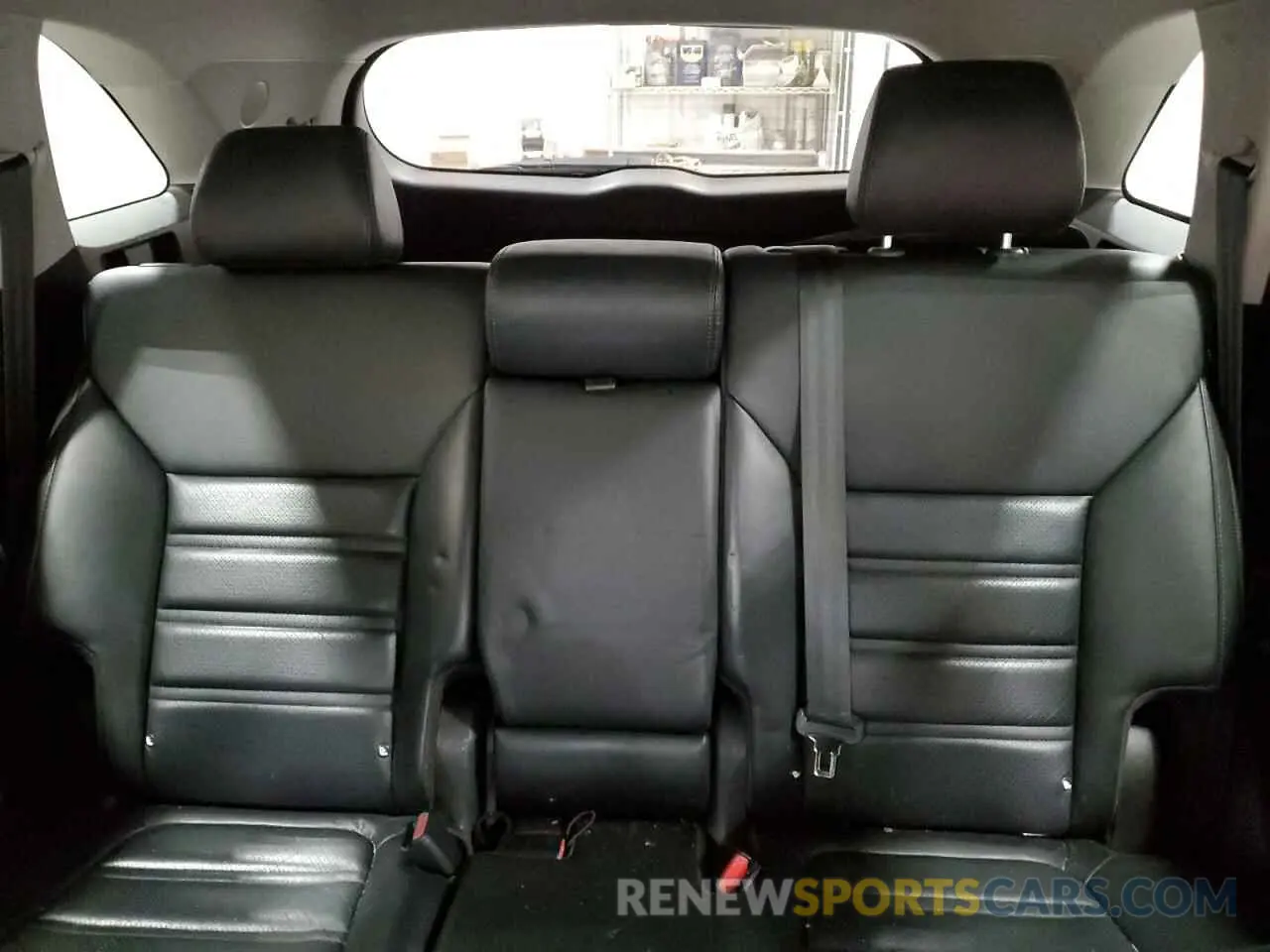 10 Photograph of a damaged car 5XYPHDA55KG473088 KIA SORENTO 2019