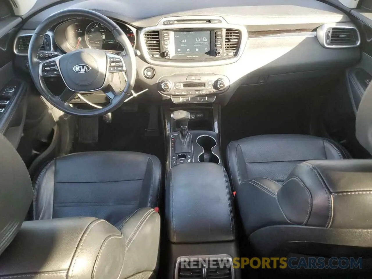 8 Photograph of a damaged car 5XYPHDA56KG479000 KIA SORENTO 2019