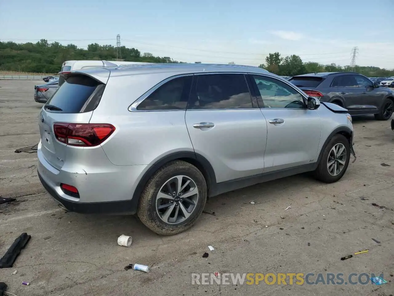3 Photograph of a damaged car 5XYPHDA56KG528227 KIA SORENTO 2019