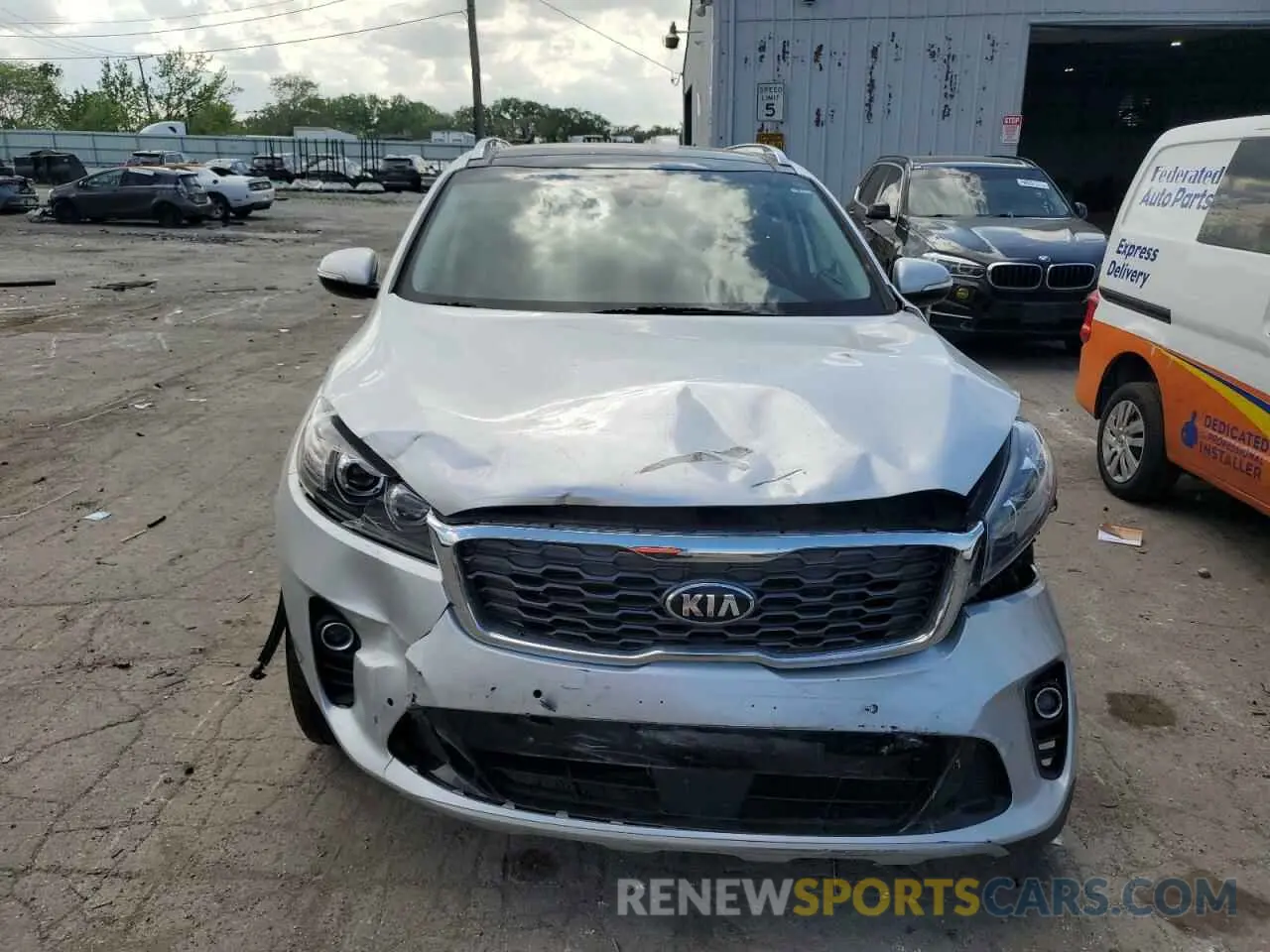 5 Photograph of a damaged car 5XYPHDA56KG528227 KIA SORENTO 2019