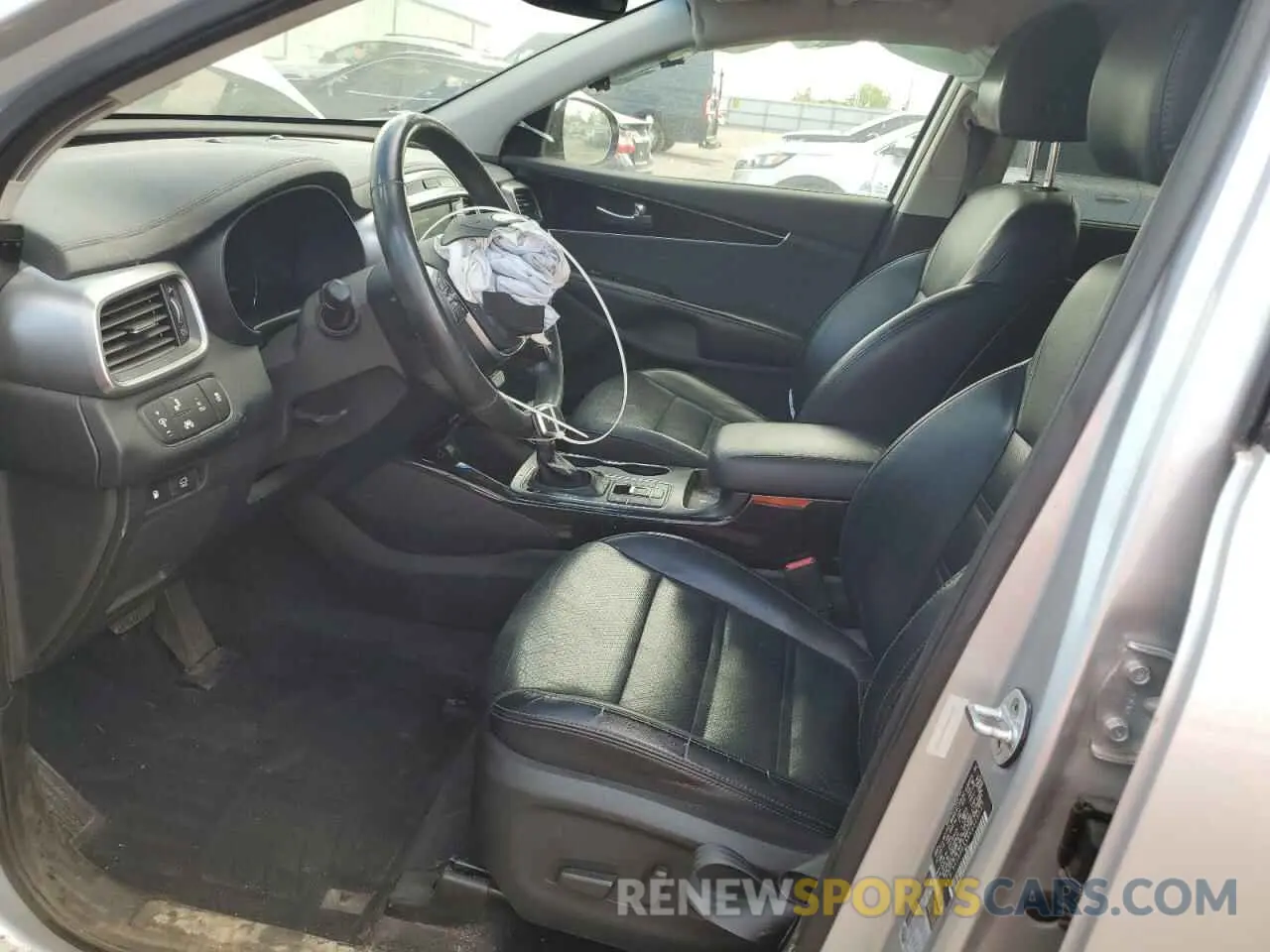 7 Photograph of a damaged car 5XYPHDA56KG528227 KIA SORENTO 2019