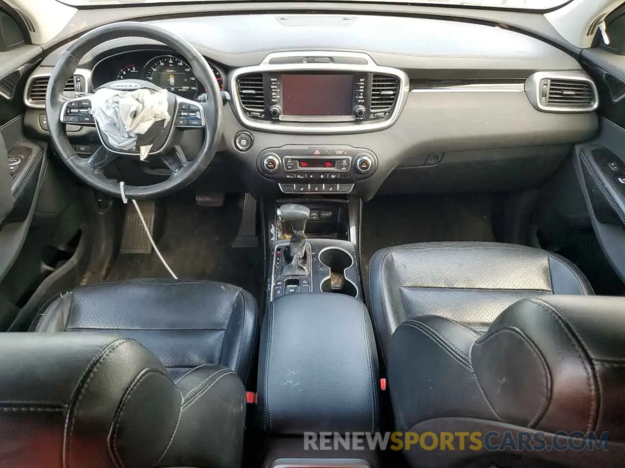 8 Photograph of a damaged car 5XYPHDA56KG528227 KIA SORENTO 2019
